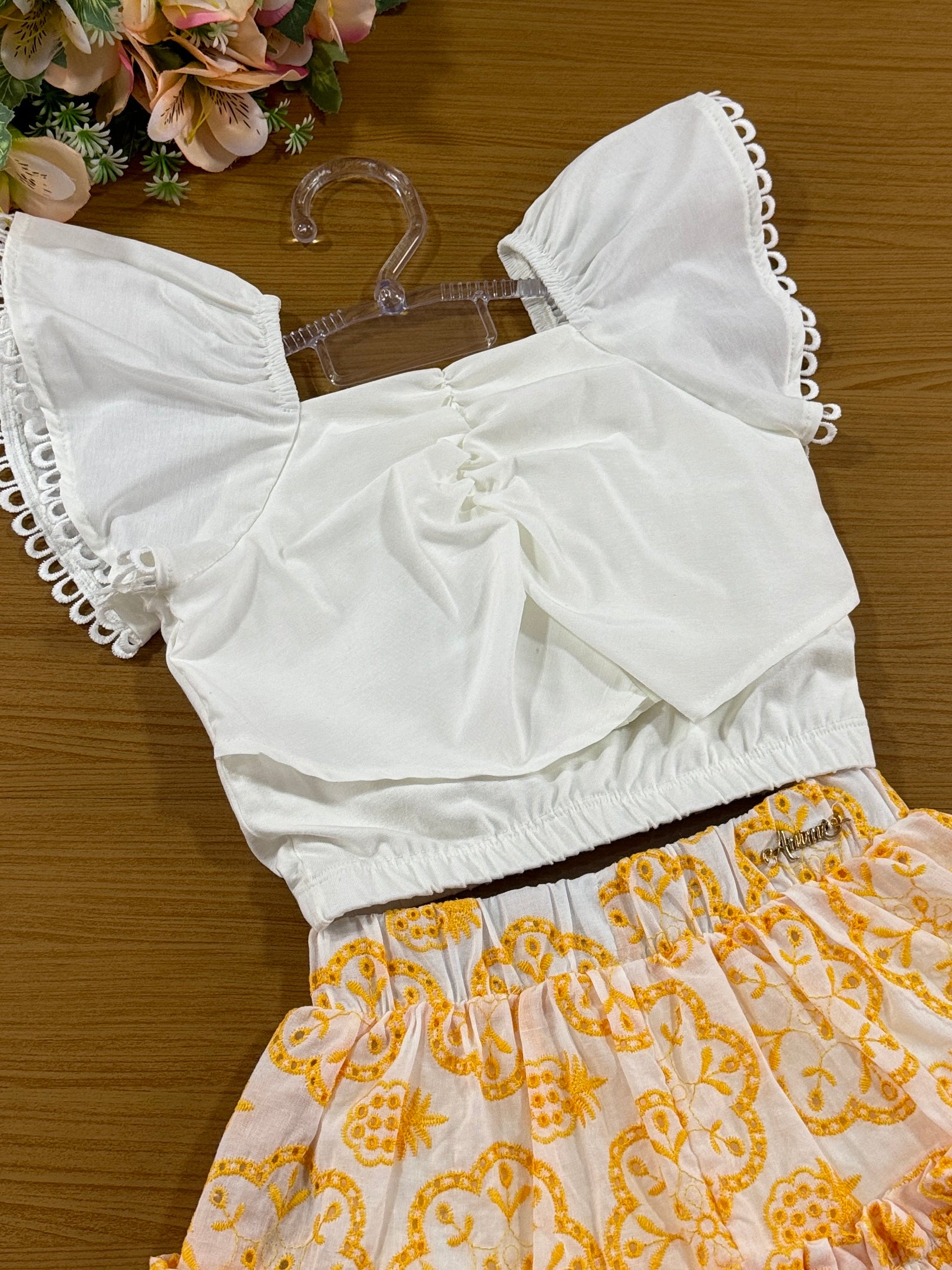 Conjunto Infantil Animê Verão Saia Amarela Laise e Blusa