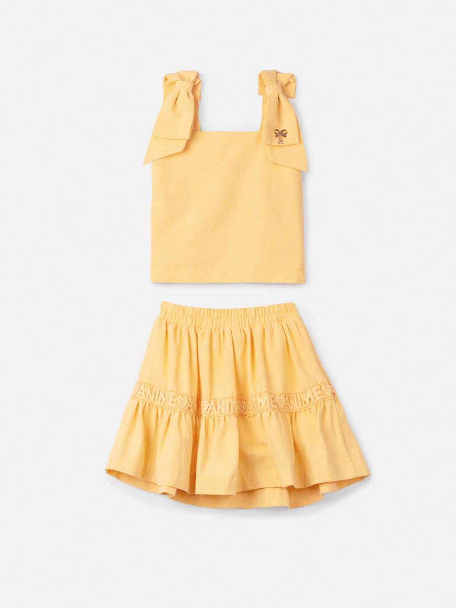 Conjunto Infantil Animê Verão Saia Bordada e Blusa Mostarda
