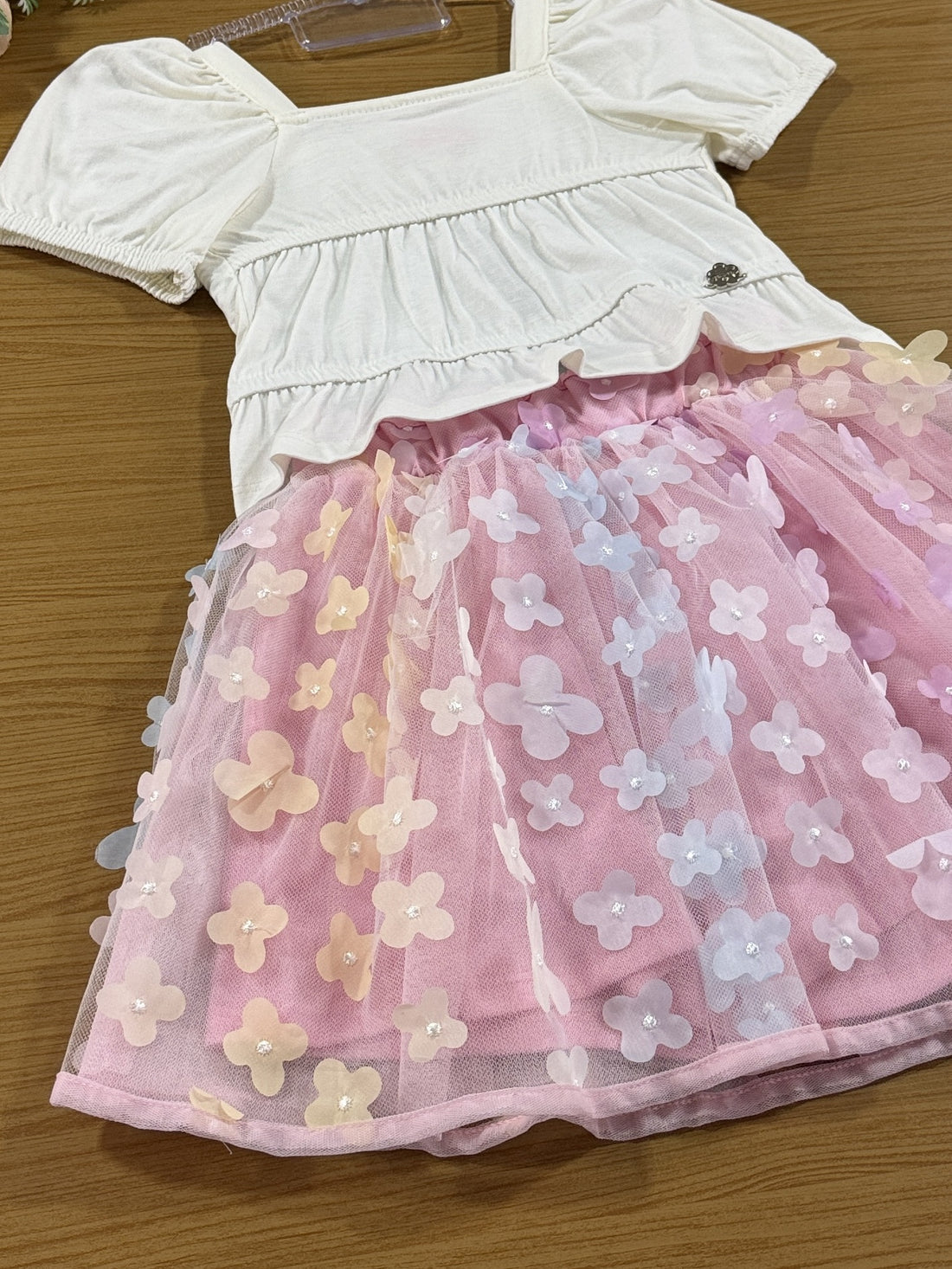 Conjunto Infantil Momi Verão Saia Rosa Tule e Blusa Off