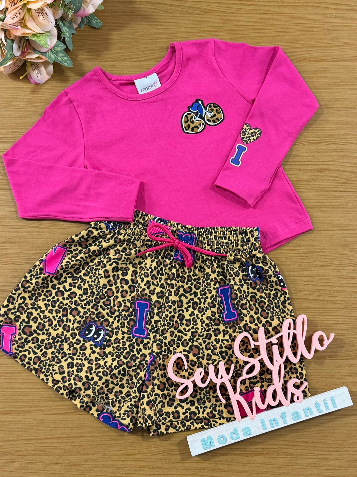Conjunto Infantil Momi Inverno Shorts Oncinha e Blusa Pink