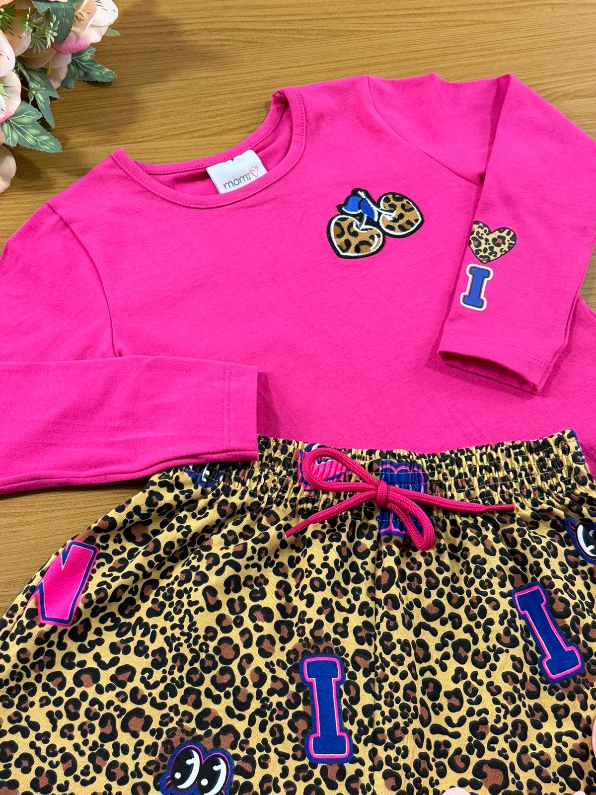 Conjunto Infantil Momi Inverno Shorts Oncinha e Blusa Pink