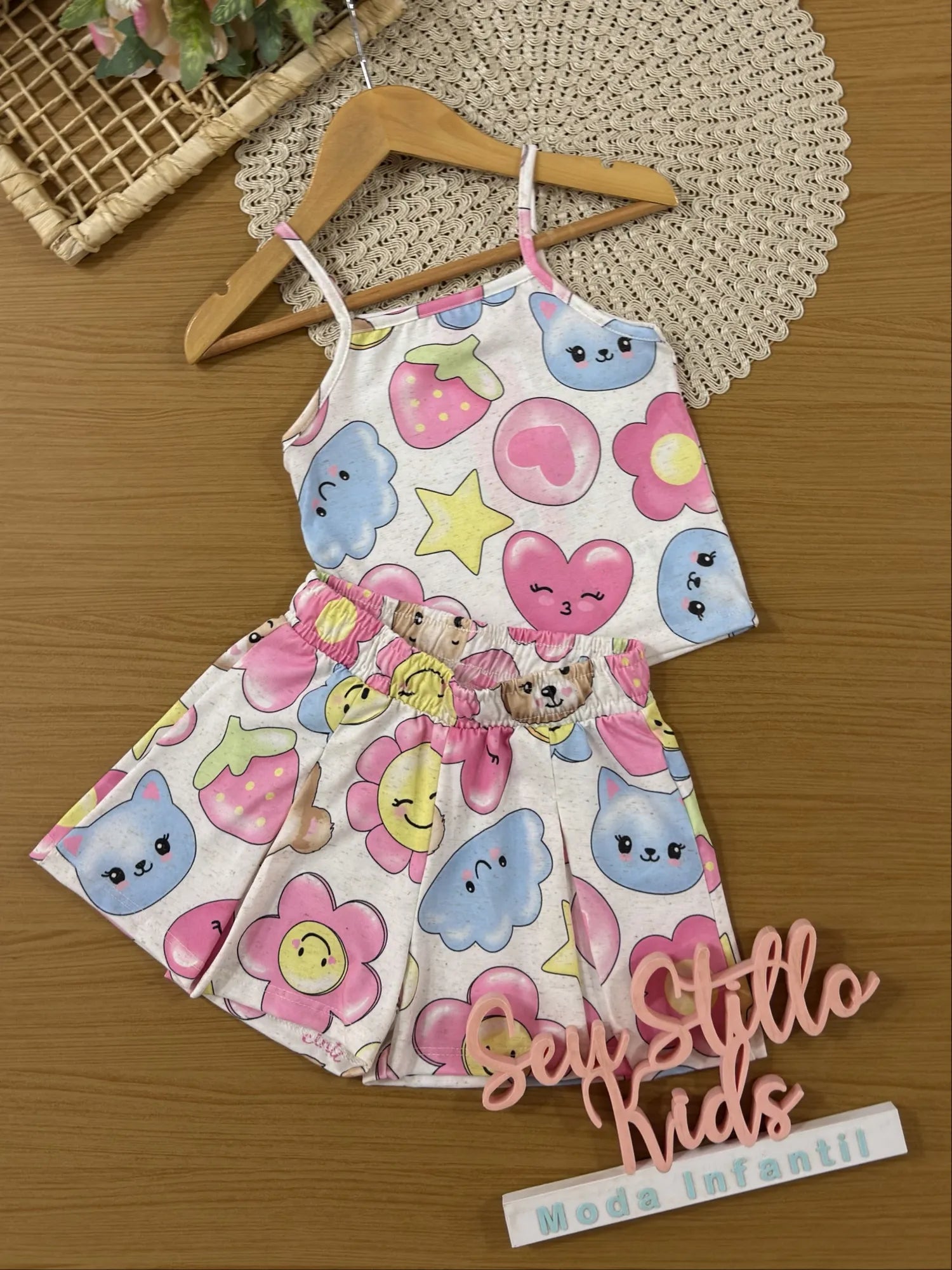 Conjunto Infantil Cinti Inverno Com Shorts e Regata Flores