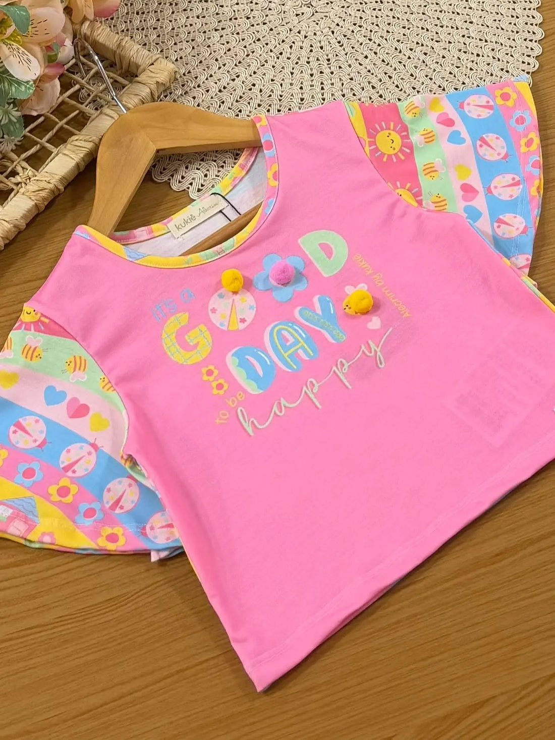 Conjunto Infantil Menina Kukiê com Shorts Colorido e Blusa Rosa Good Day