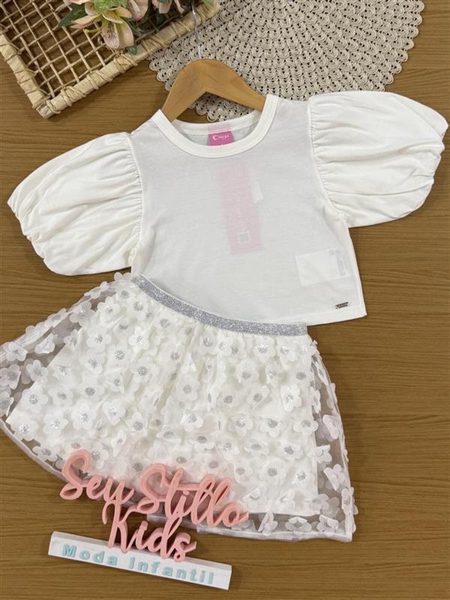 Conjunto Infantil Cinti Verão com Saia em Tule Florzinha e Blusa Branca