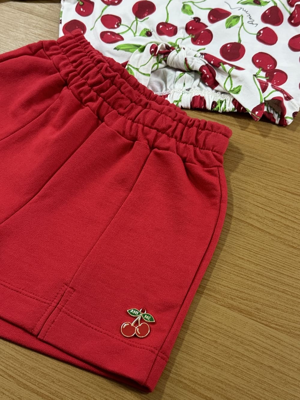 Conjunto Infantil Animê Verão Shorts Vermelho e Blusa Cereja