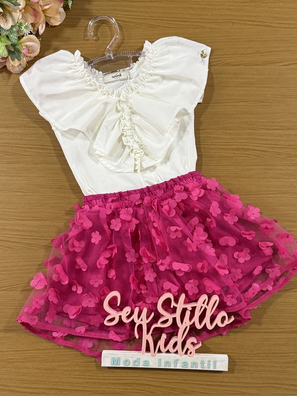 Conjunto Infantil Animê Verão Saia Pink Tule Flor e Blusa Off