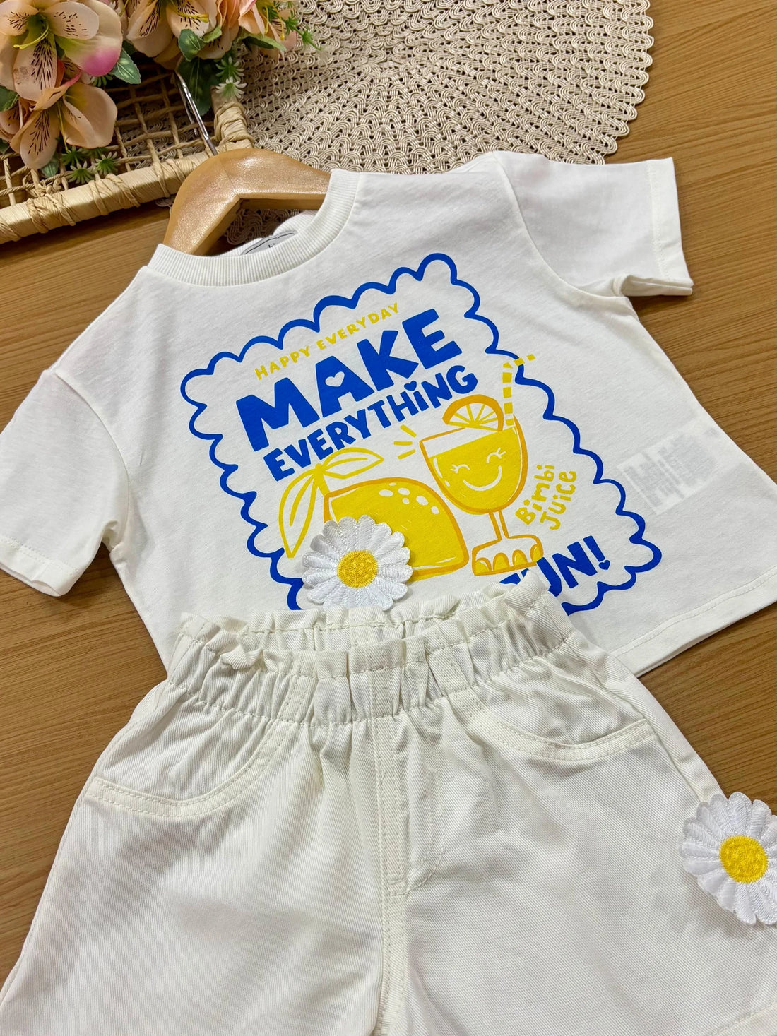 Conjunto Infantil Menina Bimbi com Shorts e Blusa Branca Limãozinho
