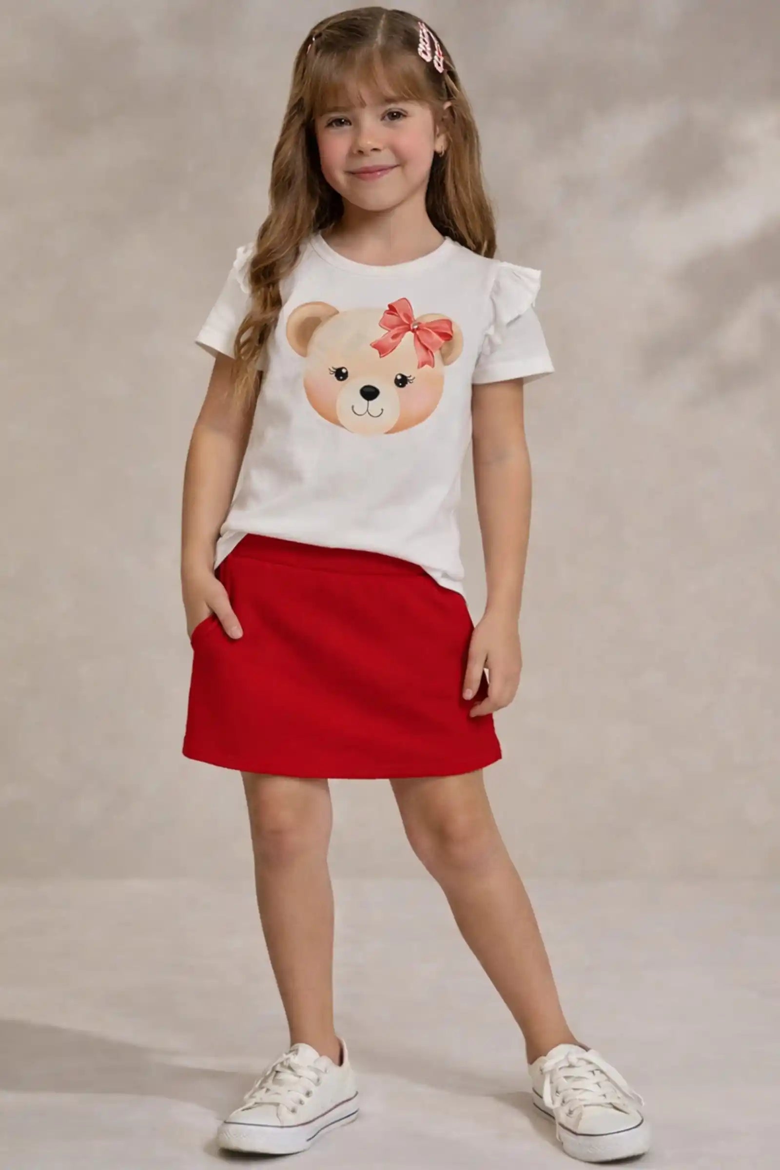 Conjunto Infantil Kukiê com Shorts Vermelho e Blusa Ursinha Lacinho