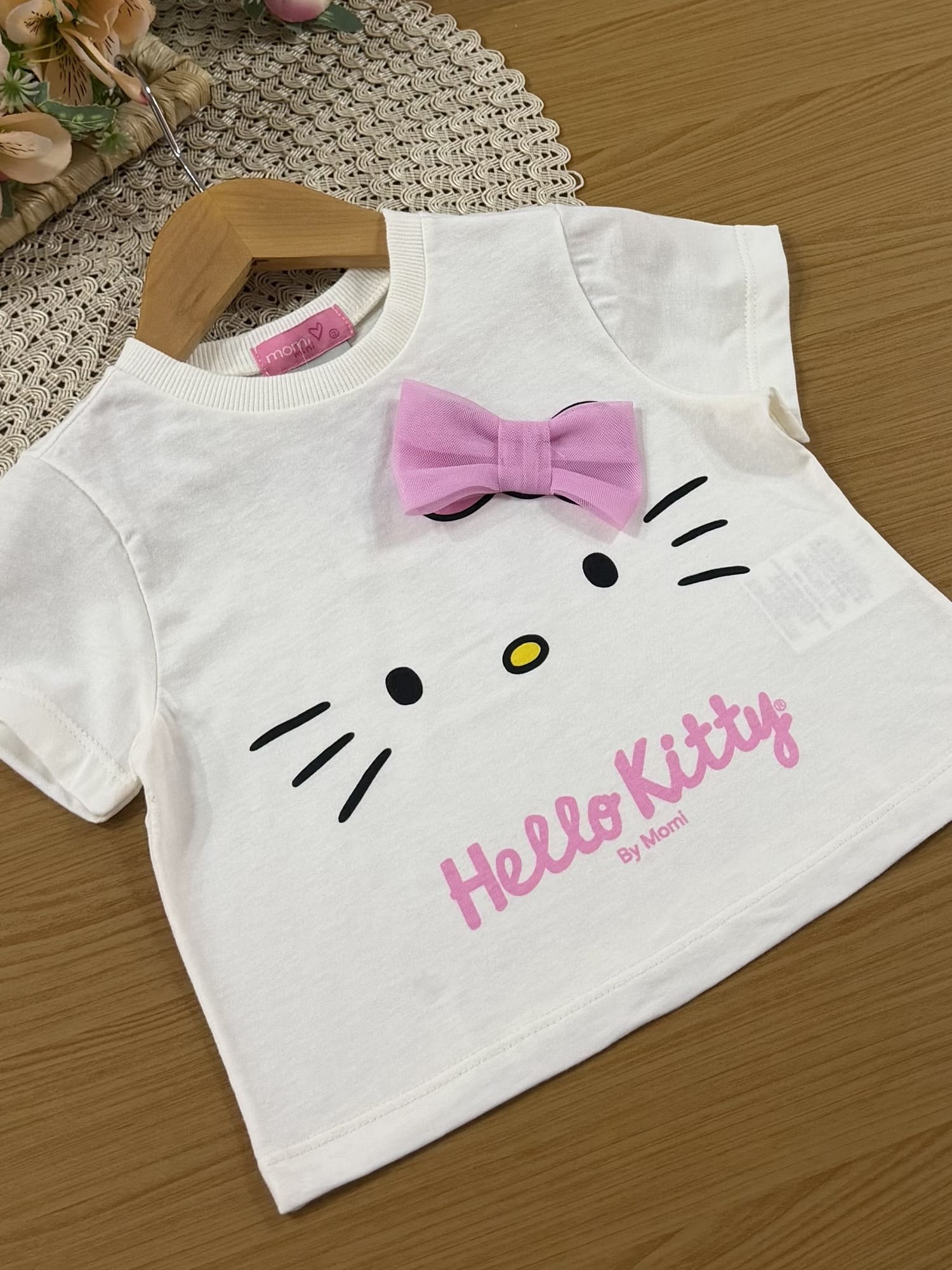 Conjunto Infantil Momi Inverno, Saia em Tule Rosa e Blusa Manga Curta Hello Kitty Lacinho