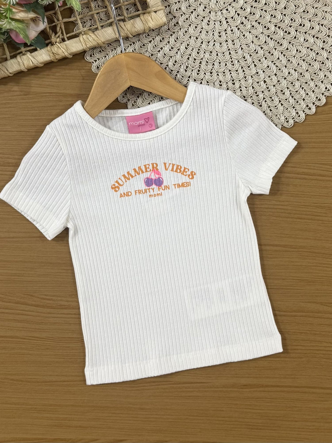 Conjunto Infantil Momi Verão com Shorts Saia Laranja e Blusa Branca Summer Vibes