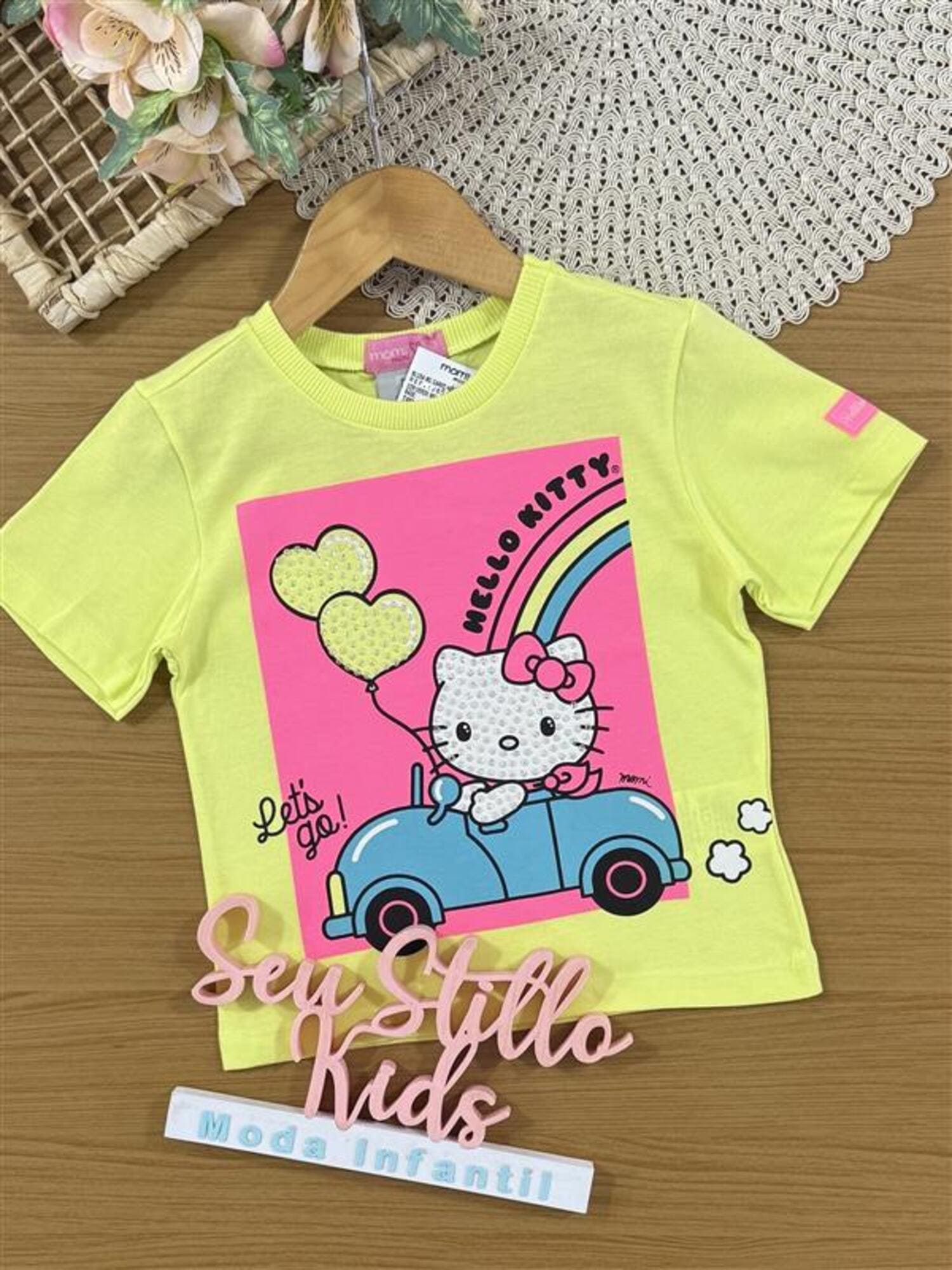 Blusa Infantil Momi Verão Amarelo Hello Kitty com Strass