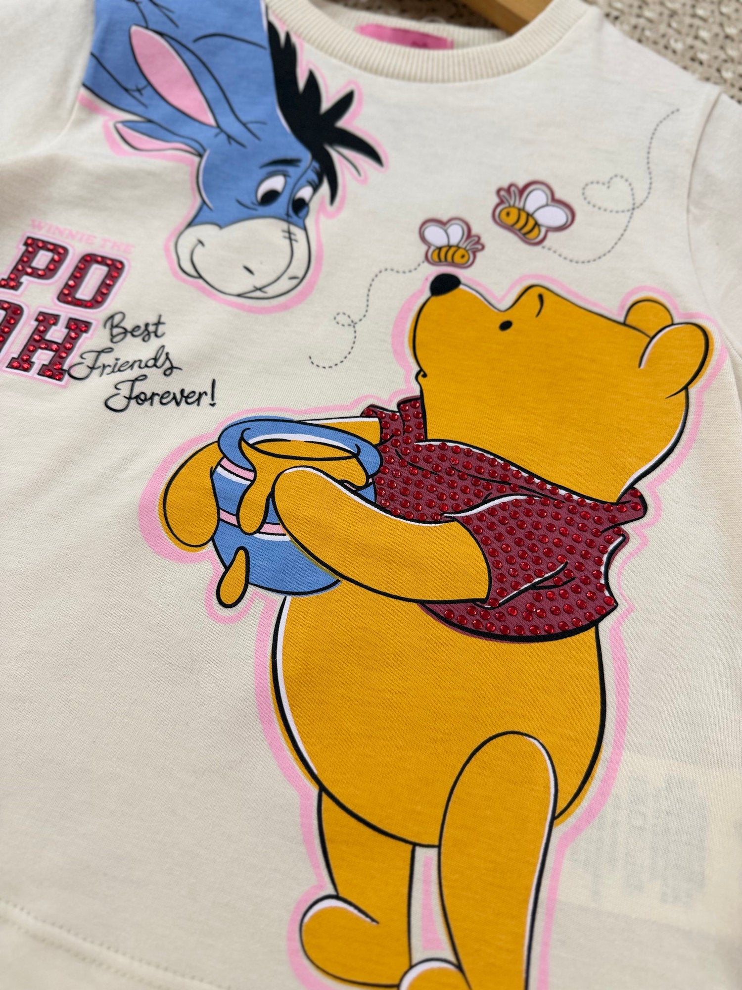 Conjunto Infantil Momi Inverno com Shorts Saia Vinho e Blusa Manga Curta Ursinho Pooh Friends Disney