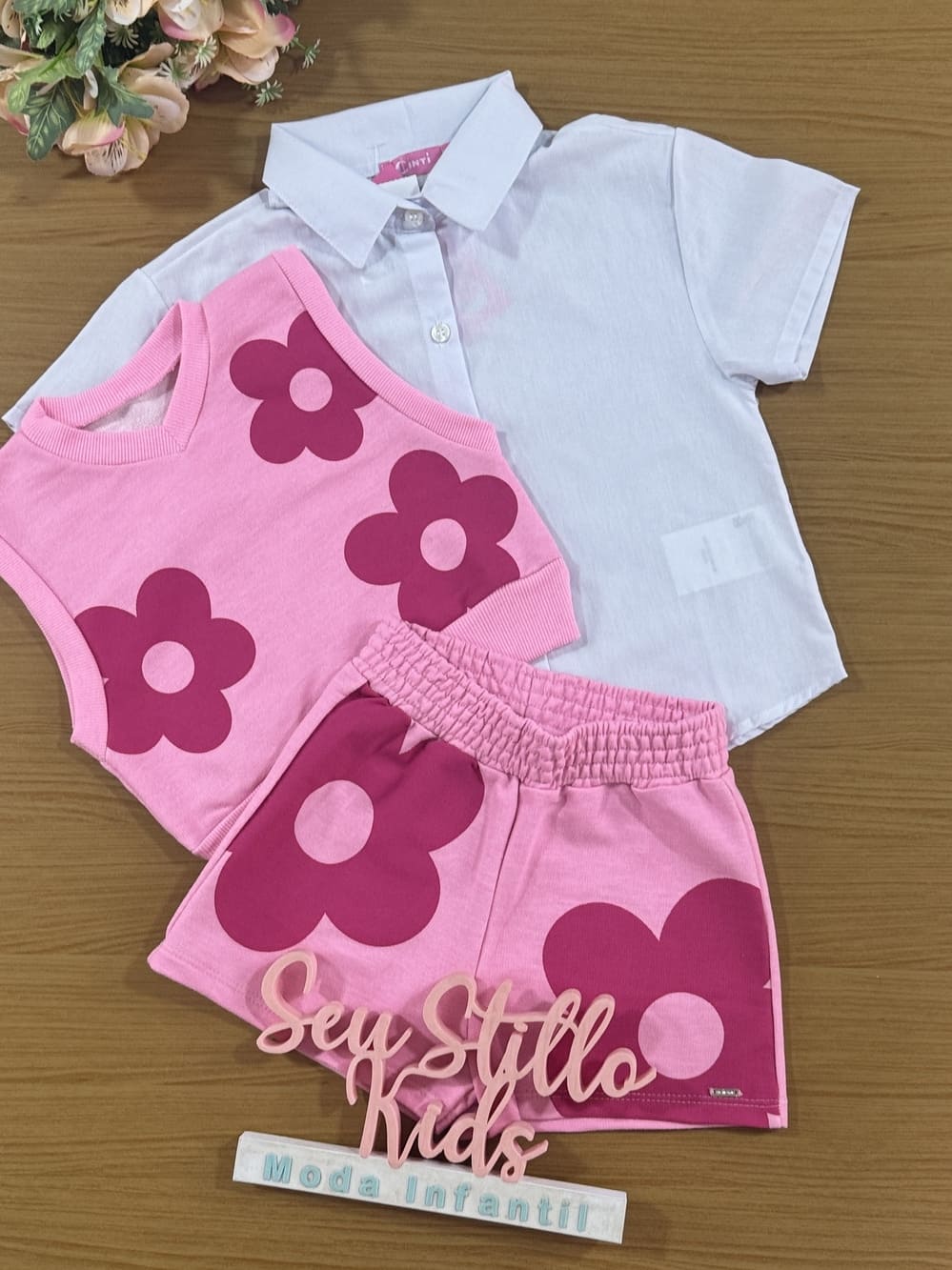 Conjunto Infantil Cinti Verão Shorts, Camisete e Colete Rosa Flor