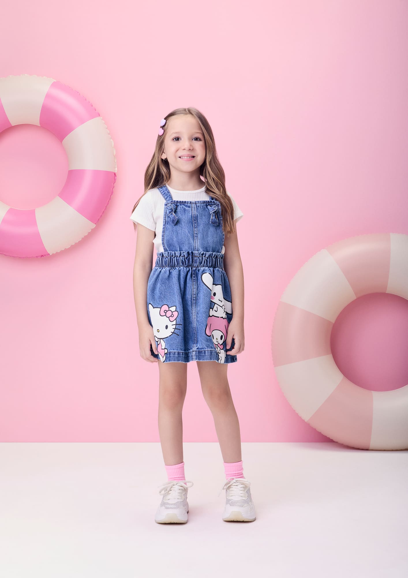 Salopete Infantil Momi Verão Jeans Hello Kitty e Amigos