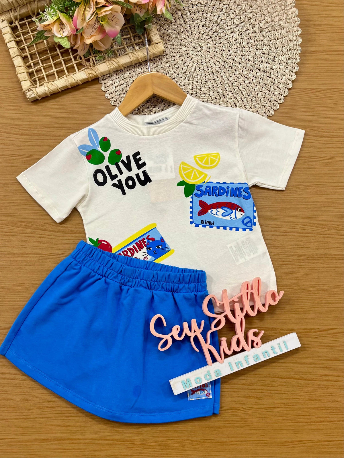 Conjunto Infantil Menina Bimbi com Shorts Saia Azul e Blusa Sardinha