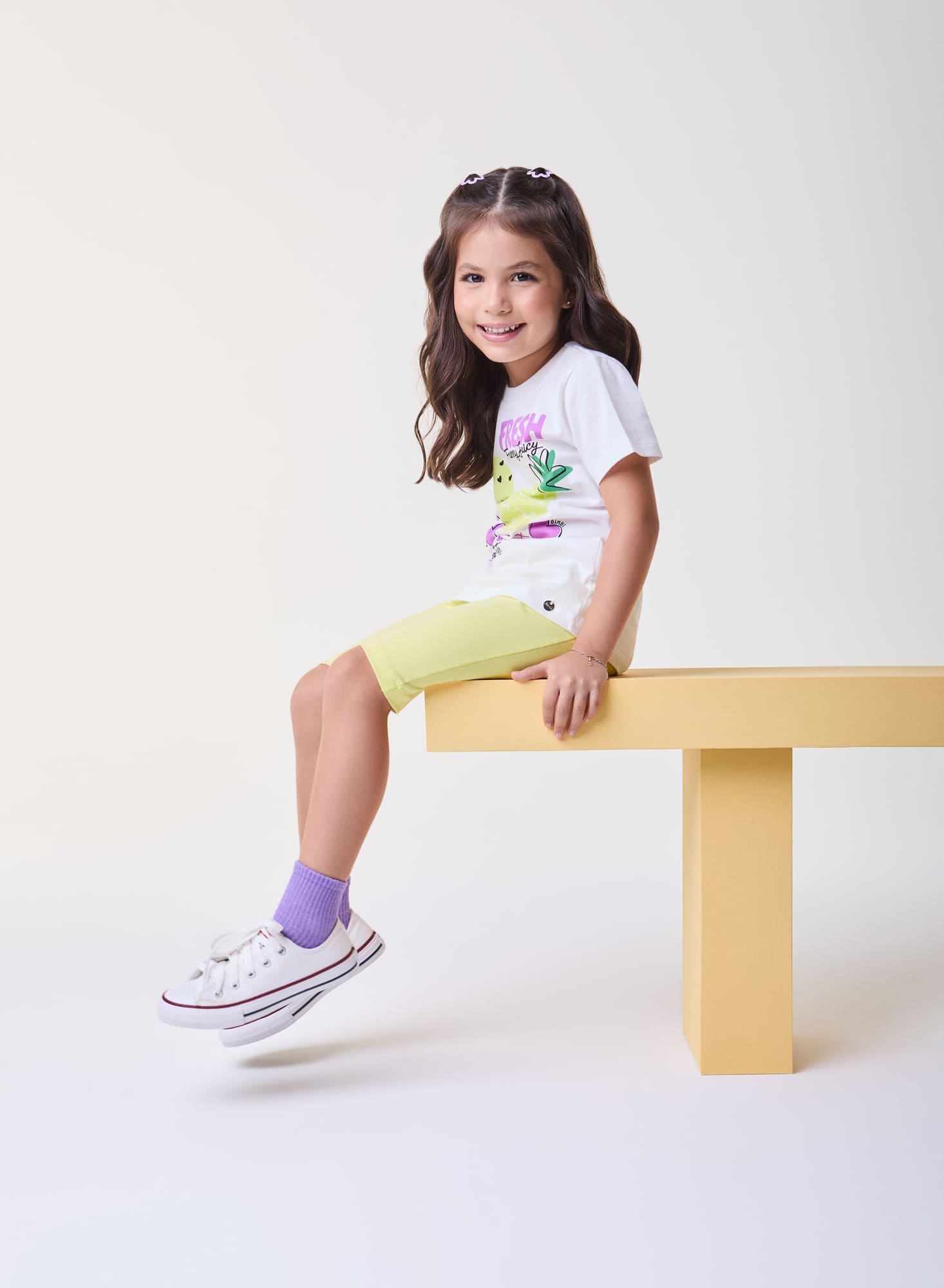 Conjunto Infantil Bimbi Verão com Shorts Ciclista Amarelo e Blusa Branca Abacaxi