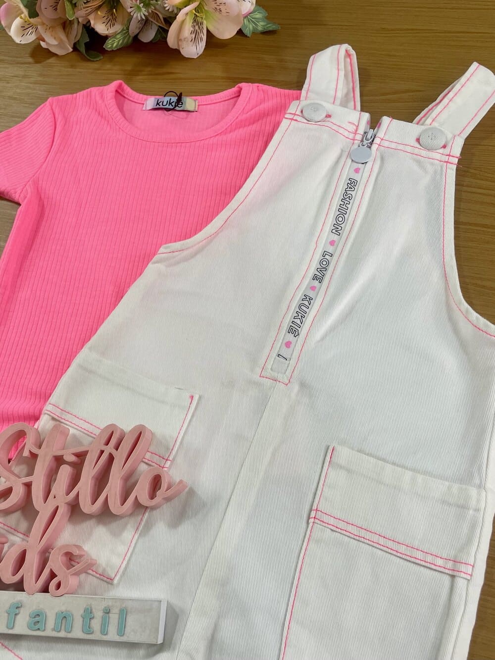 Jardineira Infantil Kukie Verão Rosa com Blusa