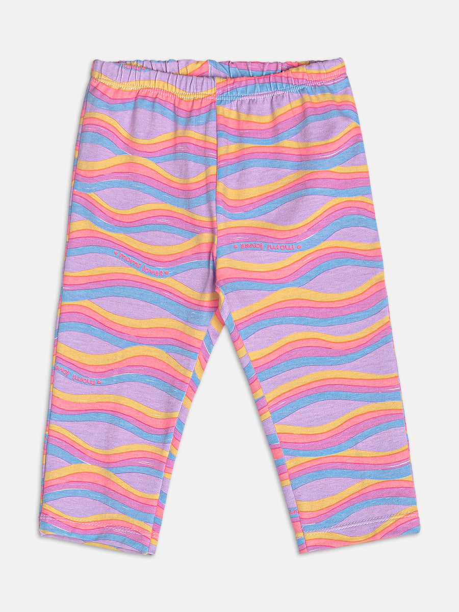 Conjunto Infantil Momi Verão com Calça Capri Colorido e Blusa Branca Arco-íris
