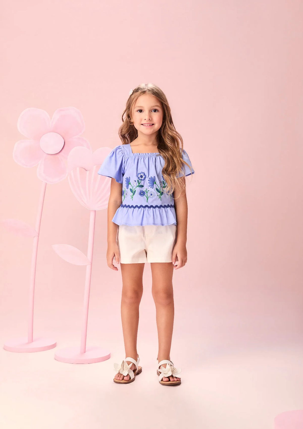 Conjunto Infantil Menina Momi com Shorts Branco e Blusa Azul Flores