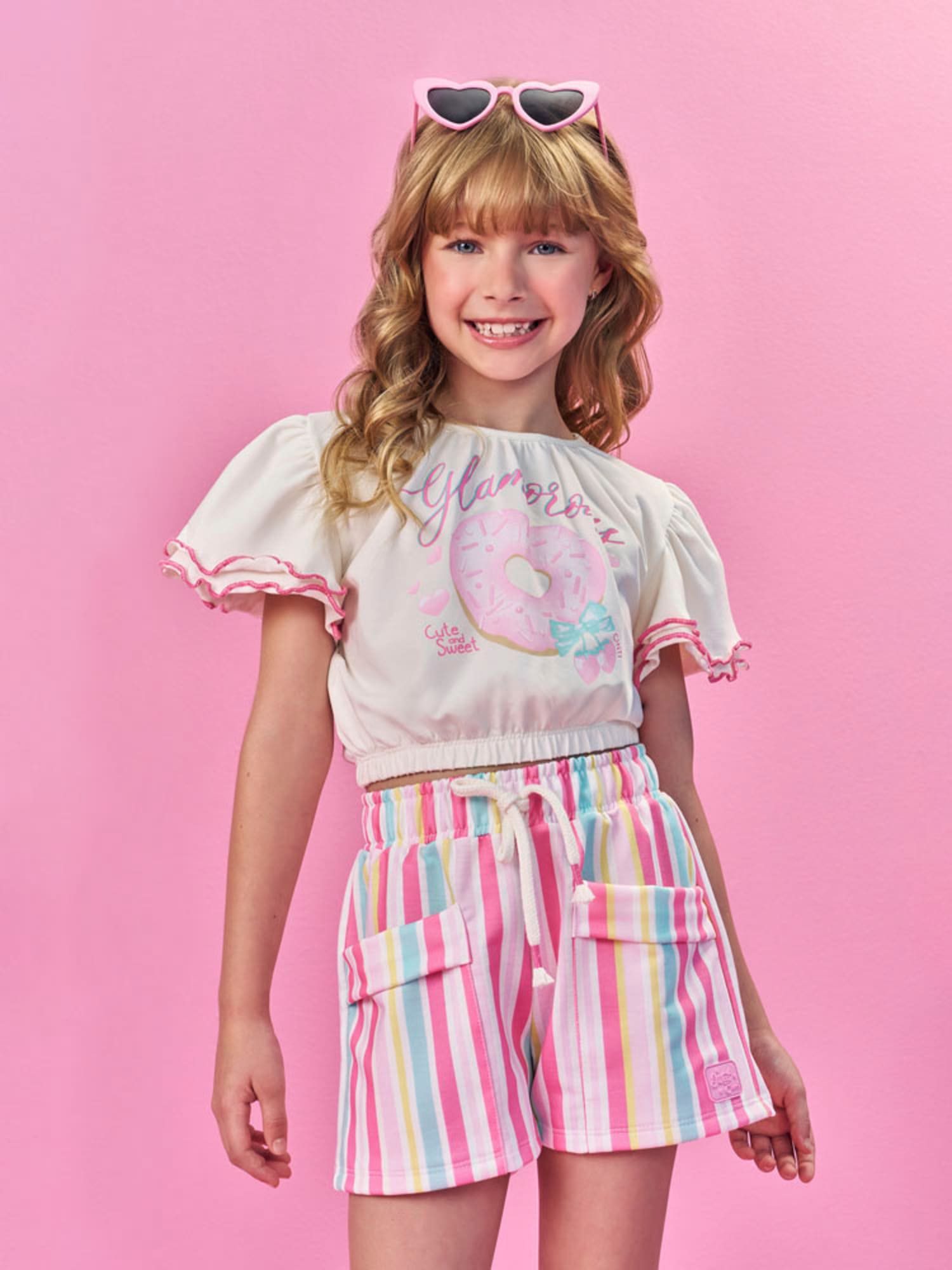 Conjunto Infantil Cinti Verão com Shorts Colorido e Blusa Branca Rosquinha