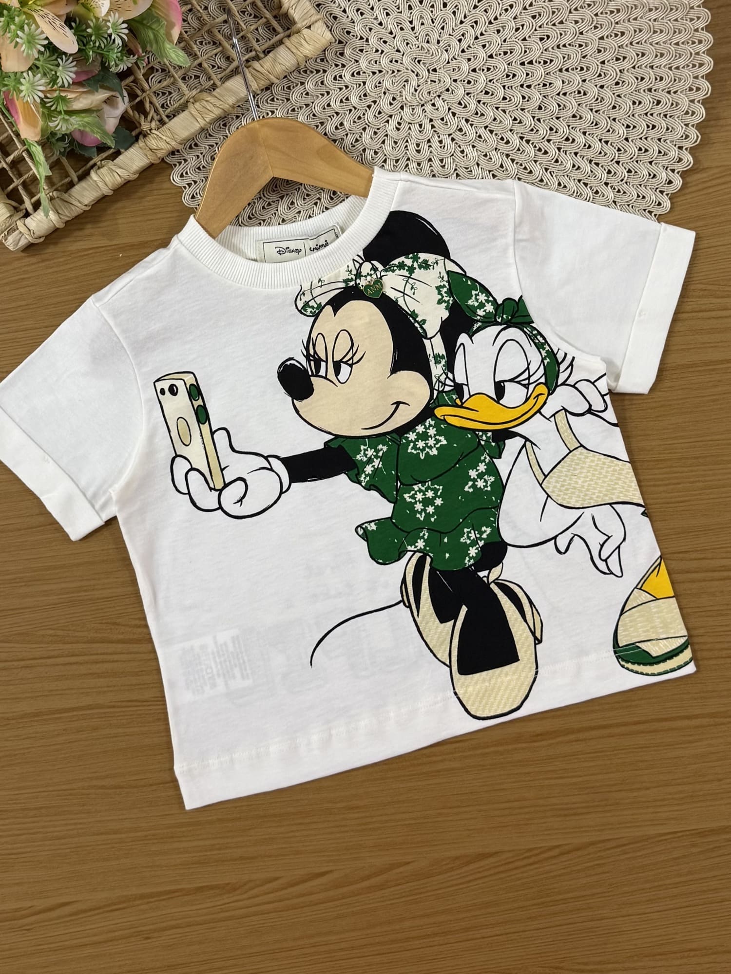 Conjunto Infantil Animê Verão Shorts Verde com Laço e Blusa Branca Minnie e Daisy Disney