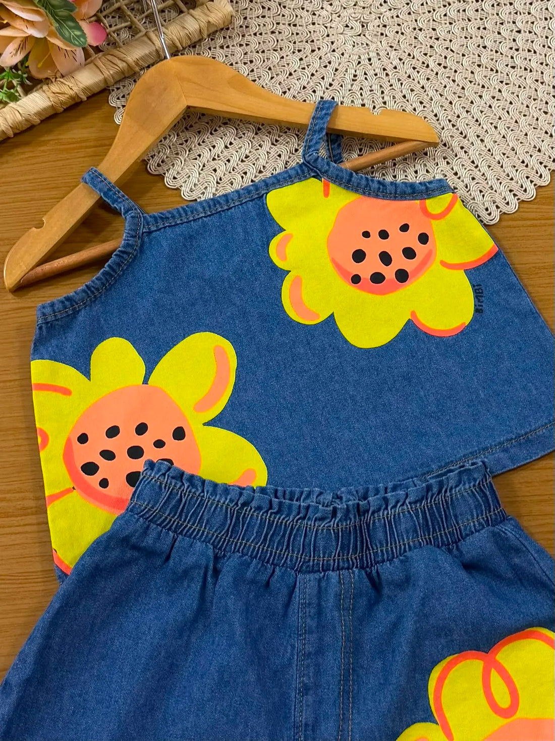 Conjunto Infantil Menina Bimbi com Shorts e Blusa Jeans Flores
