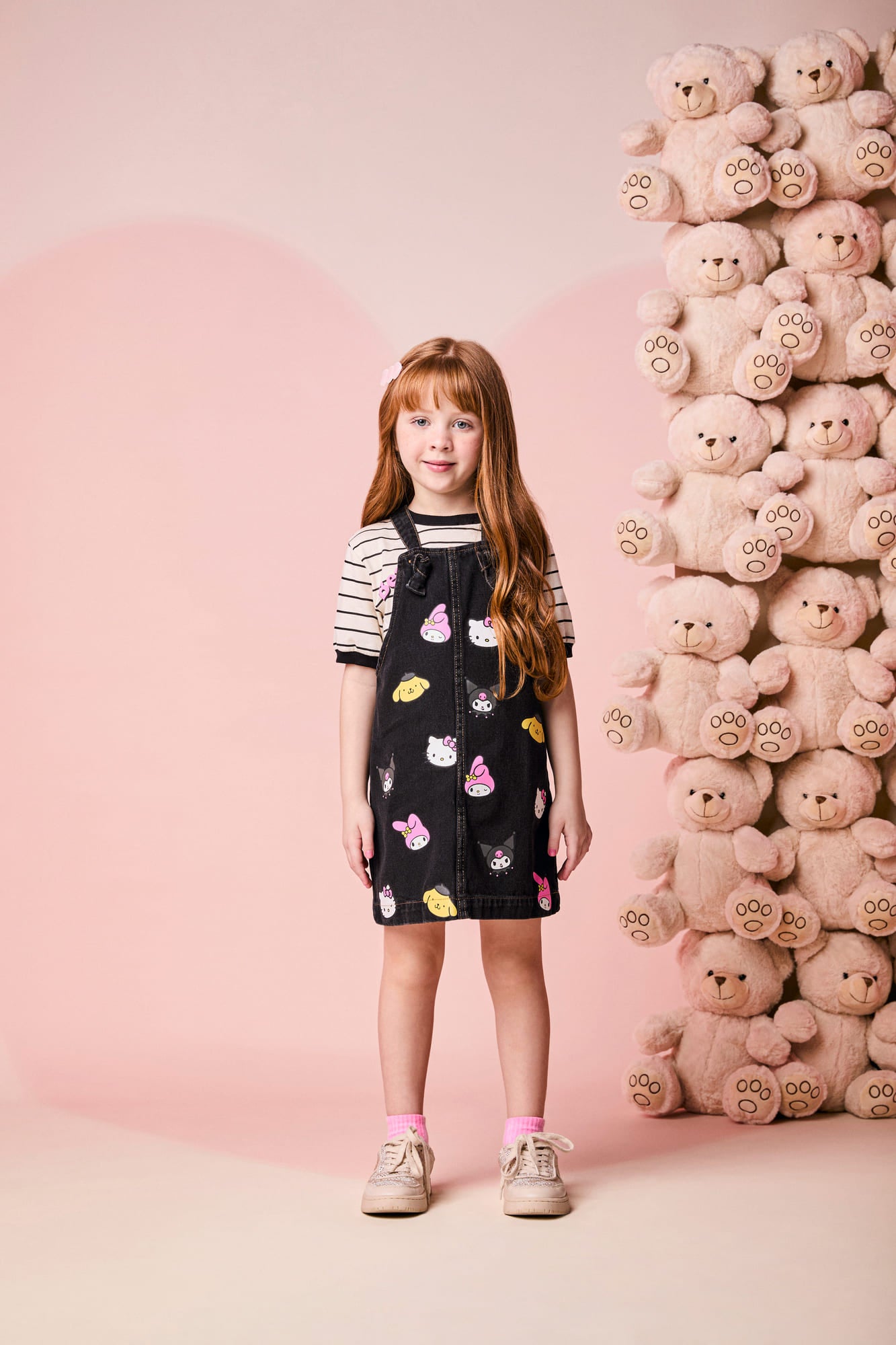 Salopete Infantil Momi Inverno Jeans Preto Hello Kitty Friends