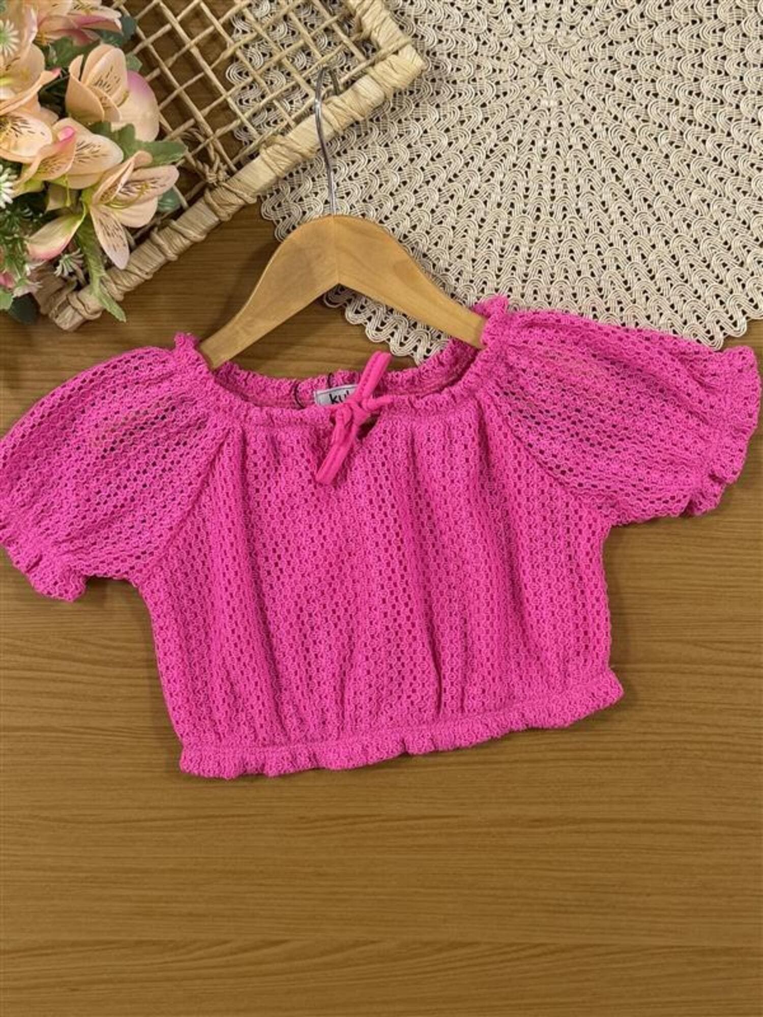 Conjunto Infantil Kukiê Verão com Shorts Jeans Preto e Blusa Rosa Trico