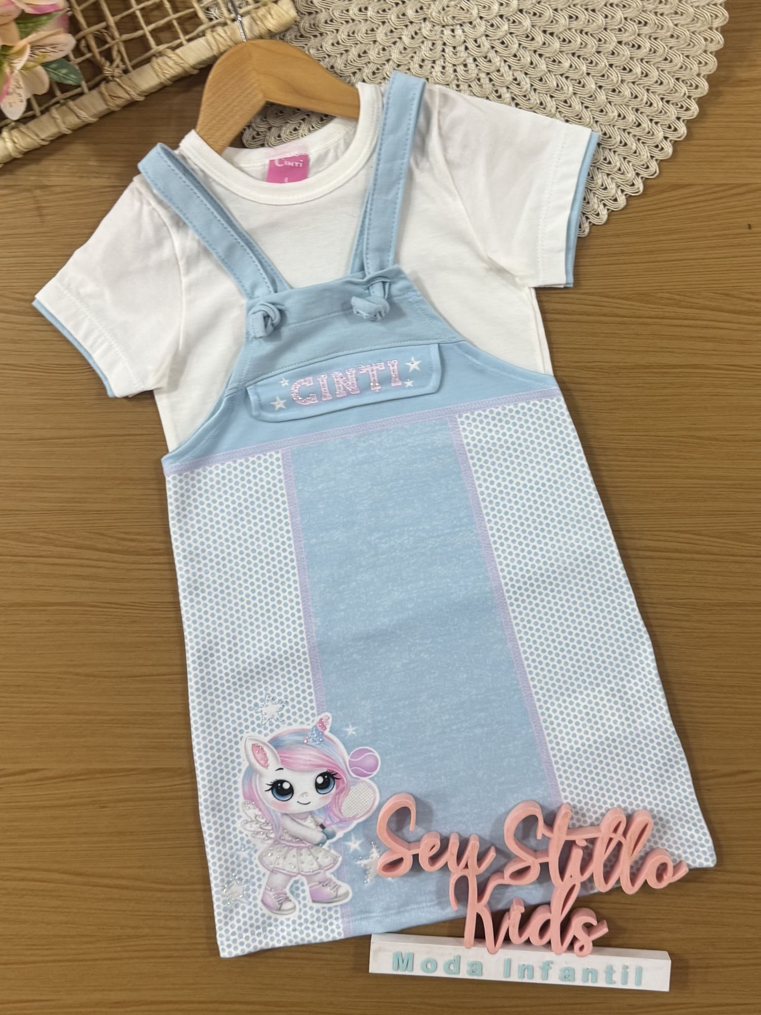 Salopete Infantil Cinti Verão Azul Unicórnio Tênista com Blusa Branca