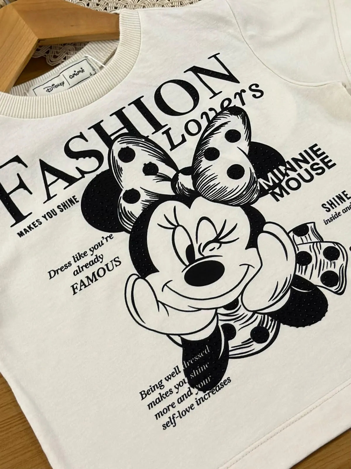 Blusa Infantil Menina Animê Bege Minnie Strass Disney