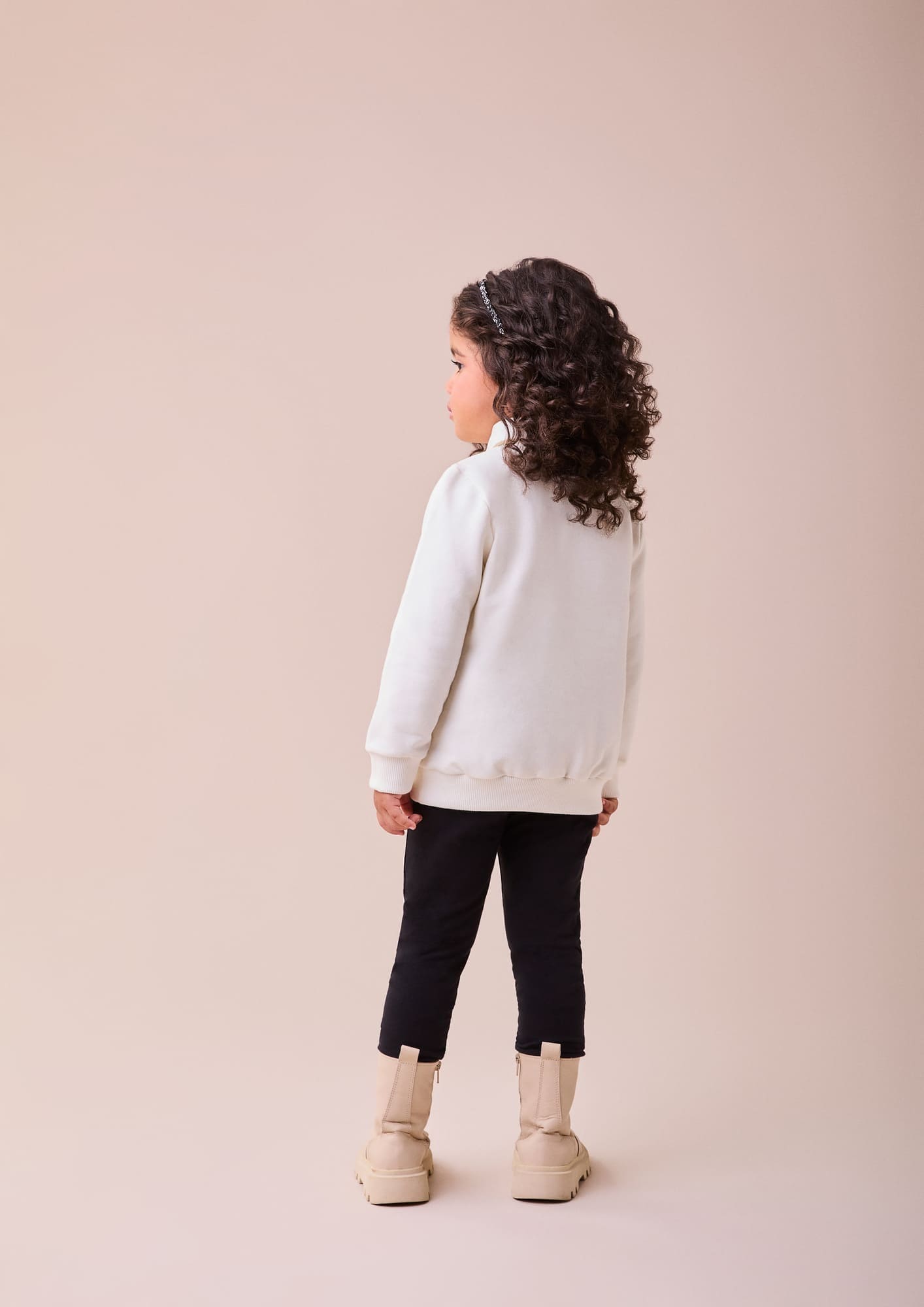 Conjunto Infantil Momi Inverno com Calça Preta e Casaco Branco Ursinho com Laço