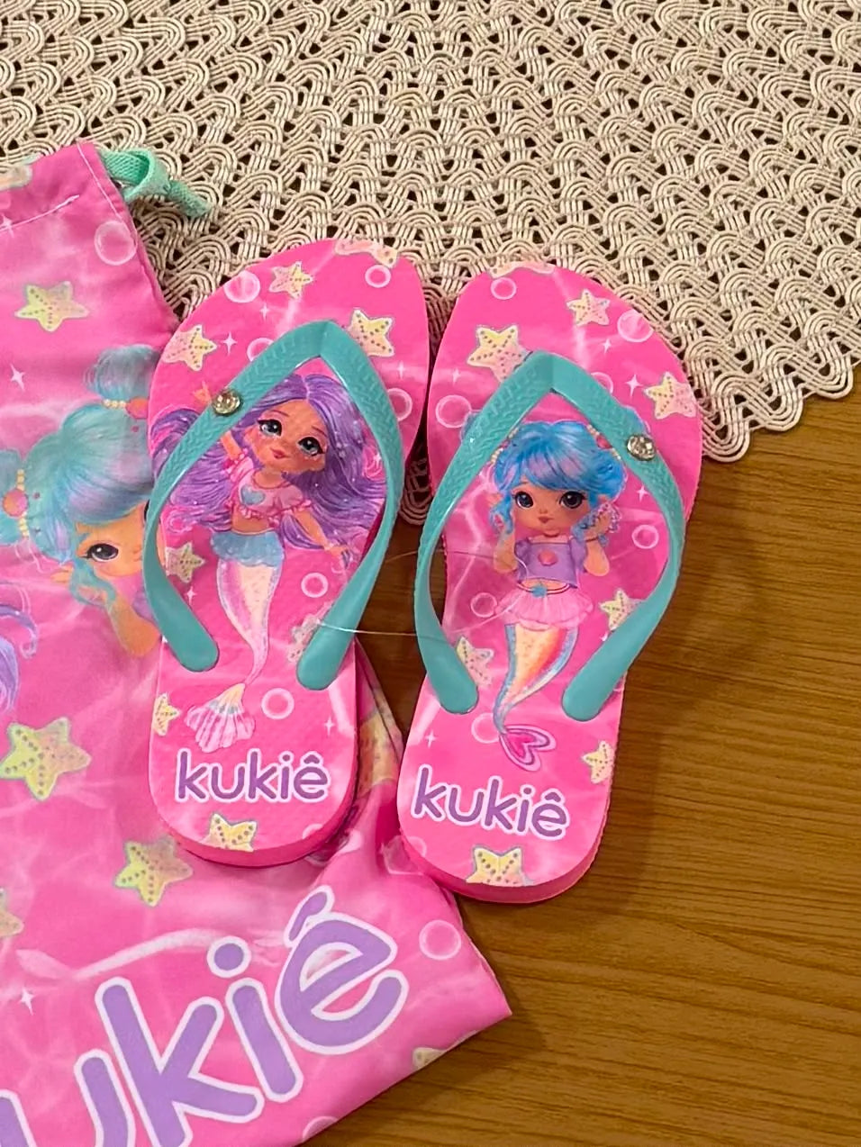 Chinelo Infantil Kukiê Rosa Sereia com Bolsinha