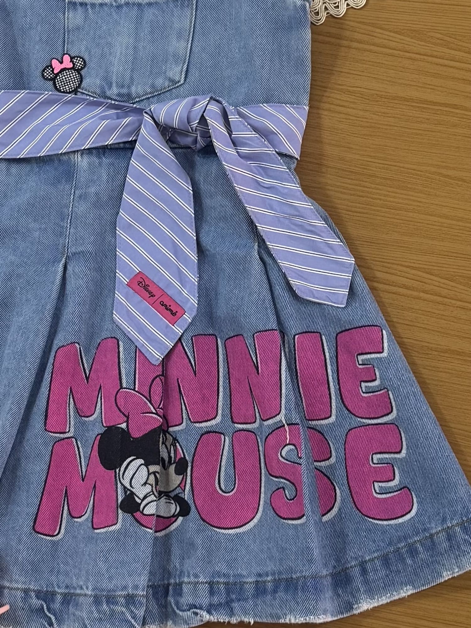 Salopete Infantil Animê Verão Jeans com Laço Minnie Disney