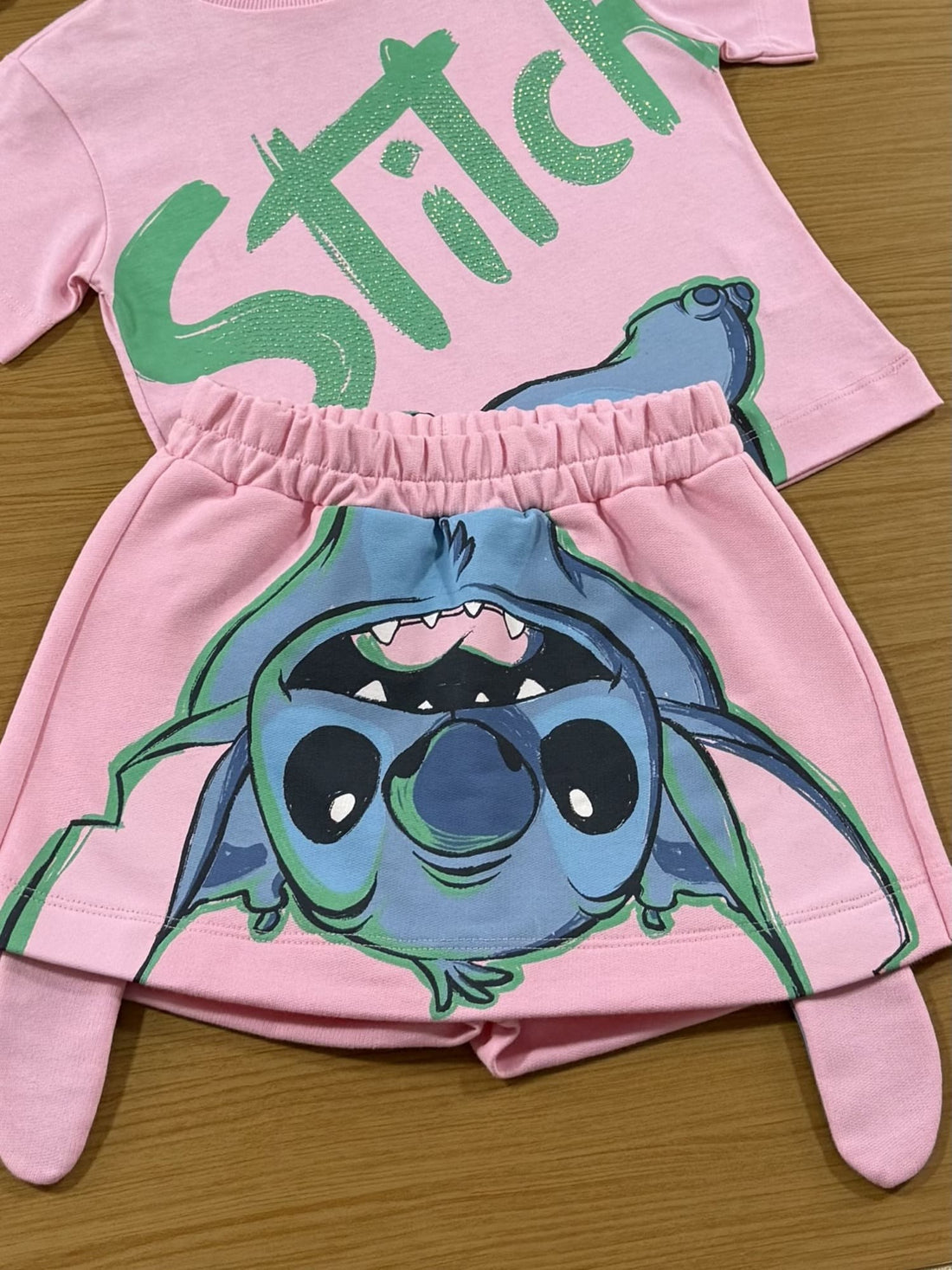 Conjunto Infantil Animê com Shorts Saia e Blusa Rosa Stitch com Strass Disney