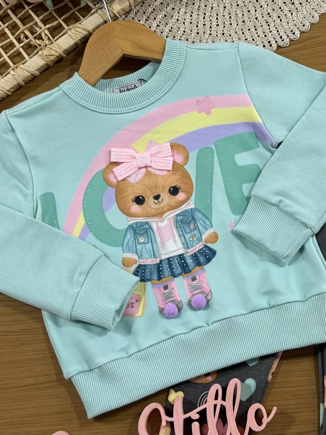 Conjunto Infantil Inverno Kukiê com Calça Cinza e Moletom sem Flanela Verde Ursinha Love