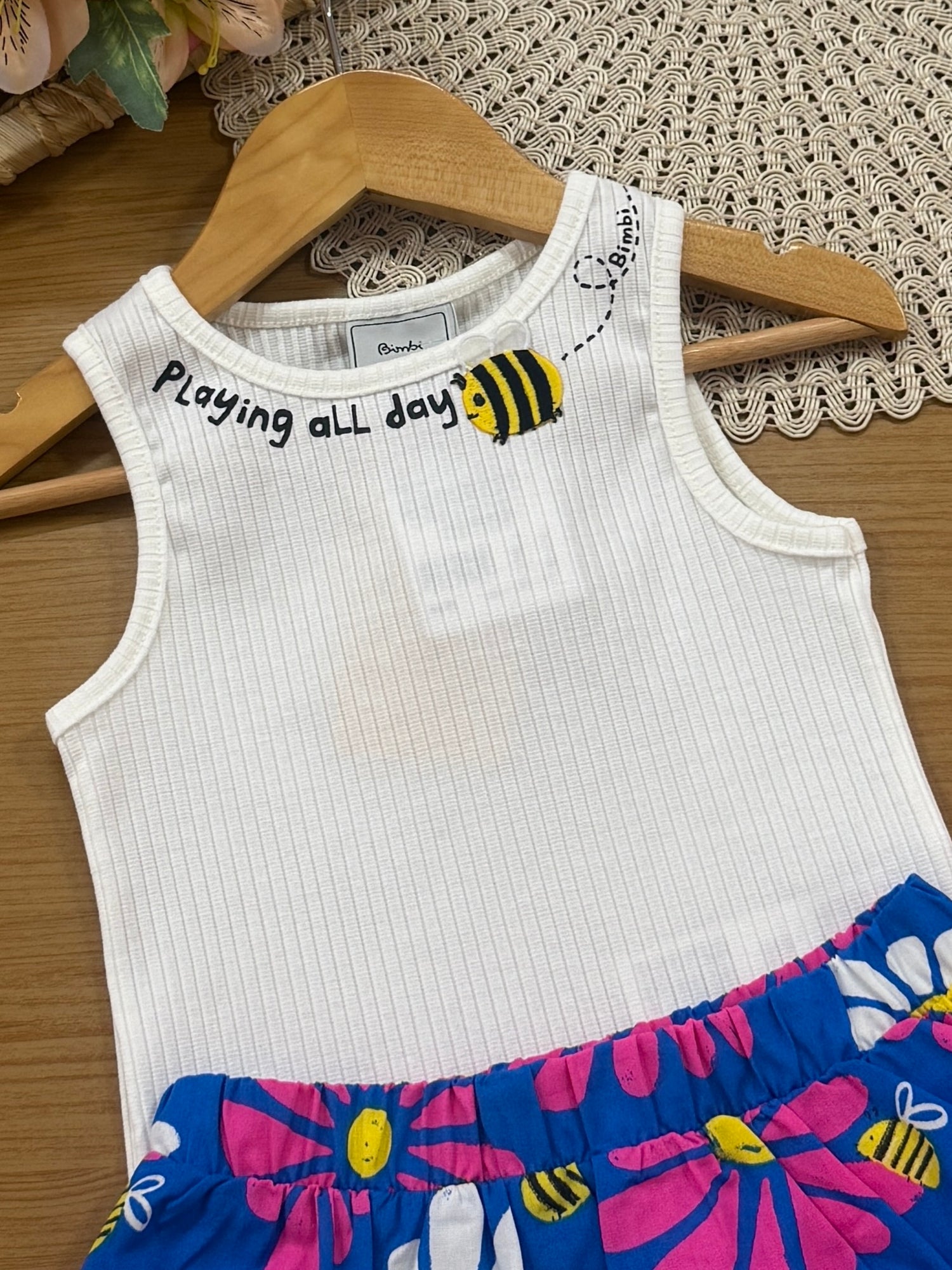 Conjunto Infantil Bimbi Verão com Saia Floral e Blusa Branca Abelhinha