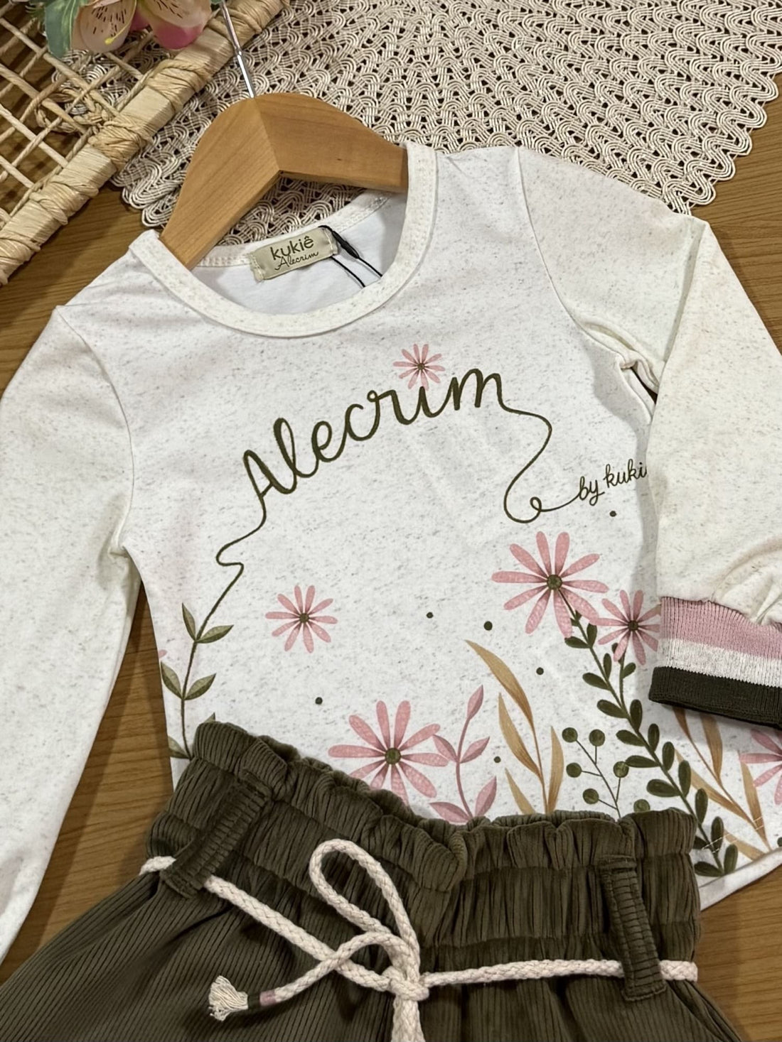 Conjunto Infantil Kukiê Inverno com Shorts Verde e Blusa Manga Longa Alecrim
