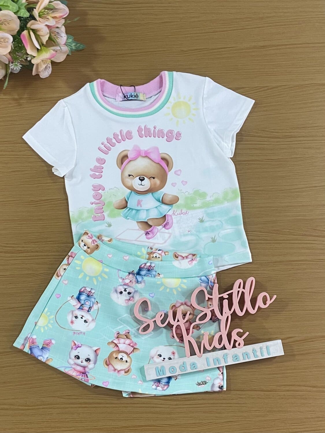 Conjunto Infantil Kukie Verão Shorts Saia Verde e Blusa Ursinha