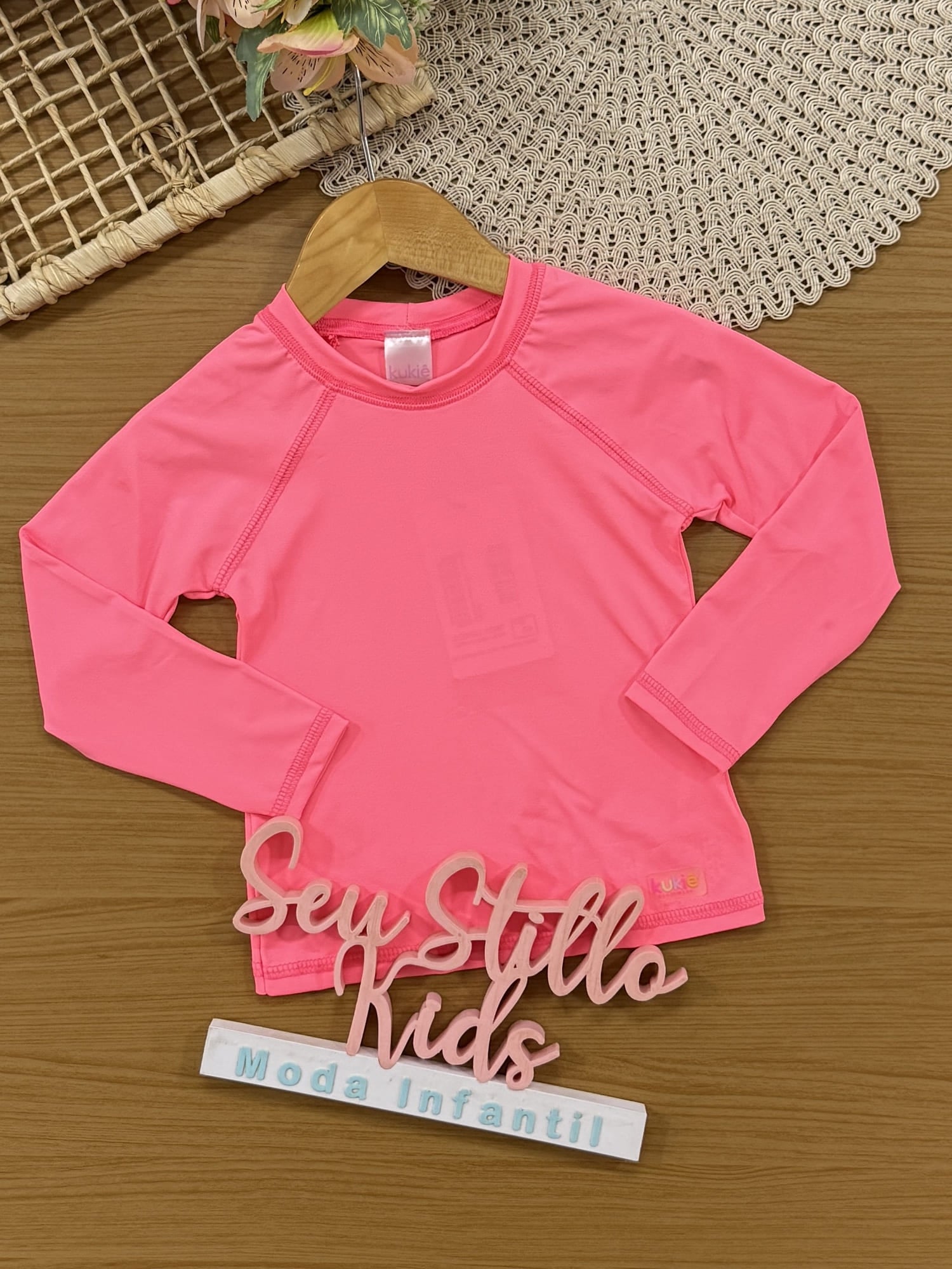 Blusa Infantil com Proteção Solar Kukiê Verão Rosa Neon