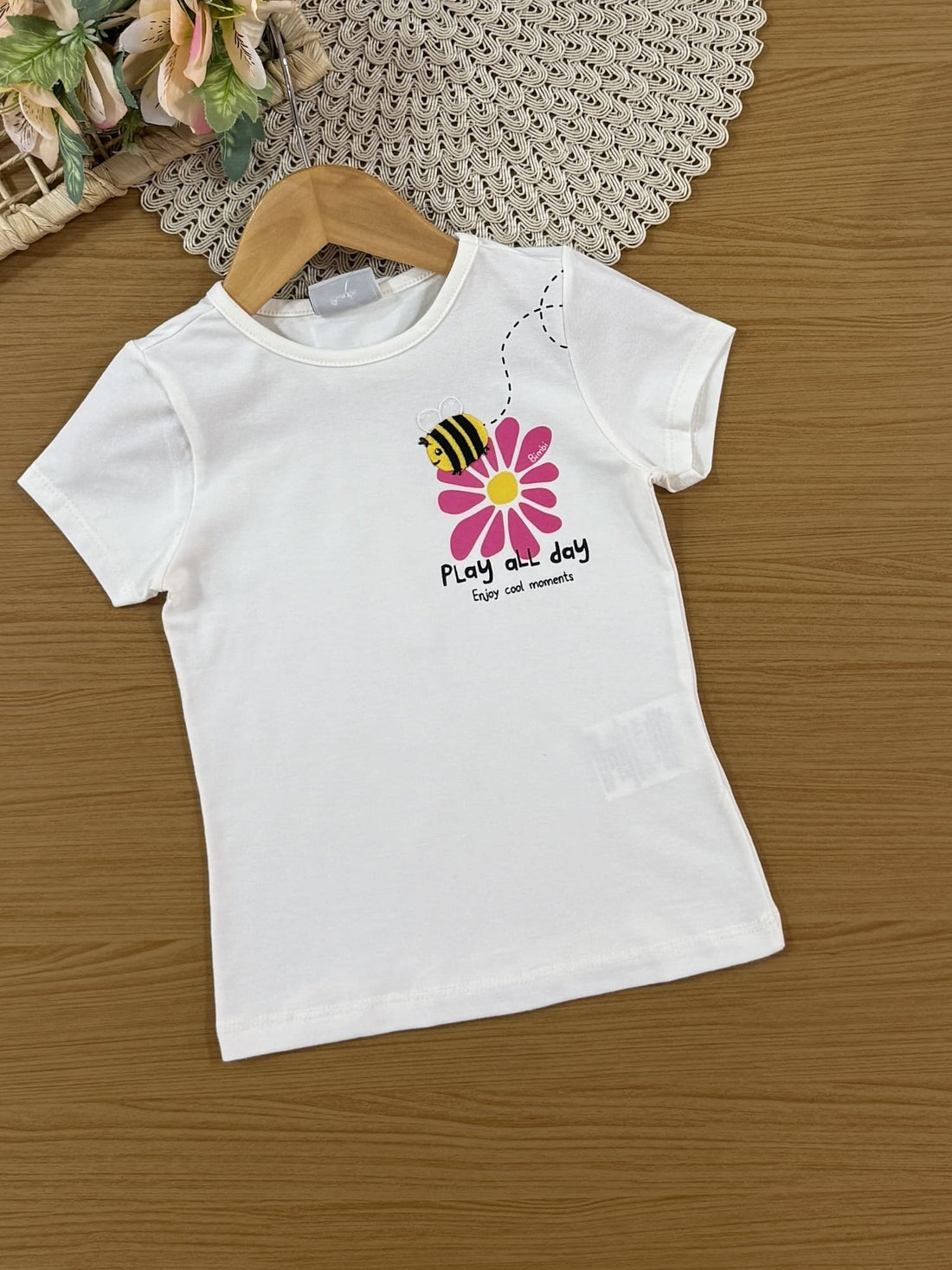 Conjunto Infantil Bimbi Verão Shorts Saia Azul com Laço e Blusa Branca Abelhinha Floral