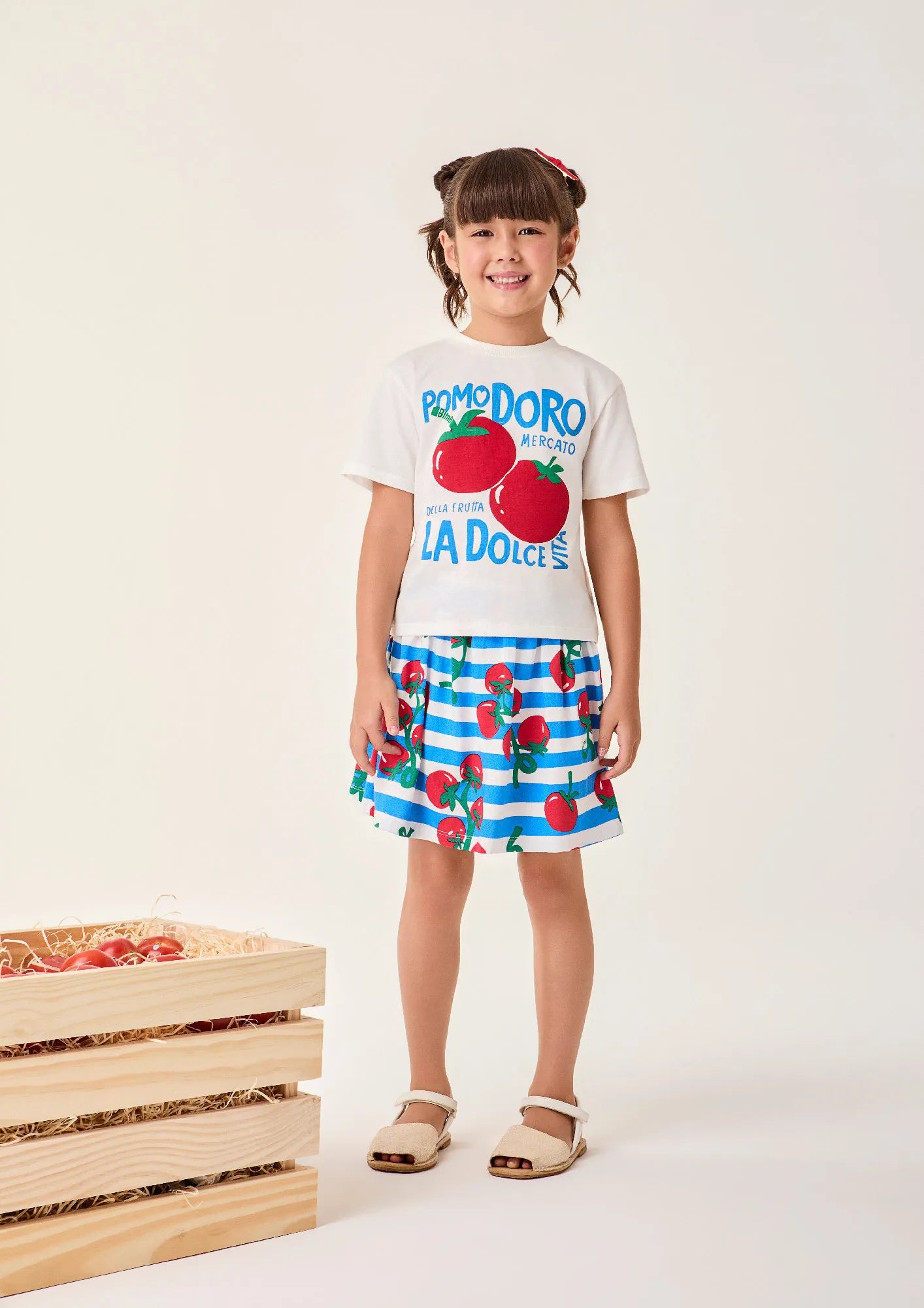 Conjunto Infantil Menina Bimbi com Saia Listrada Azul e Blusa Branca Tomatinhos