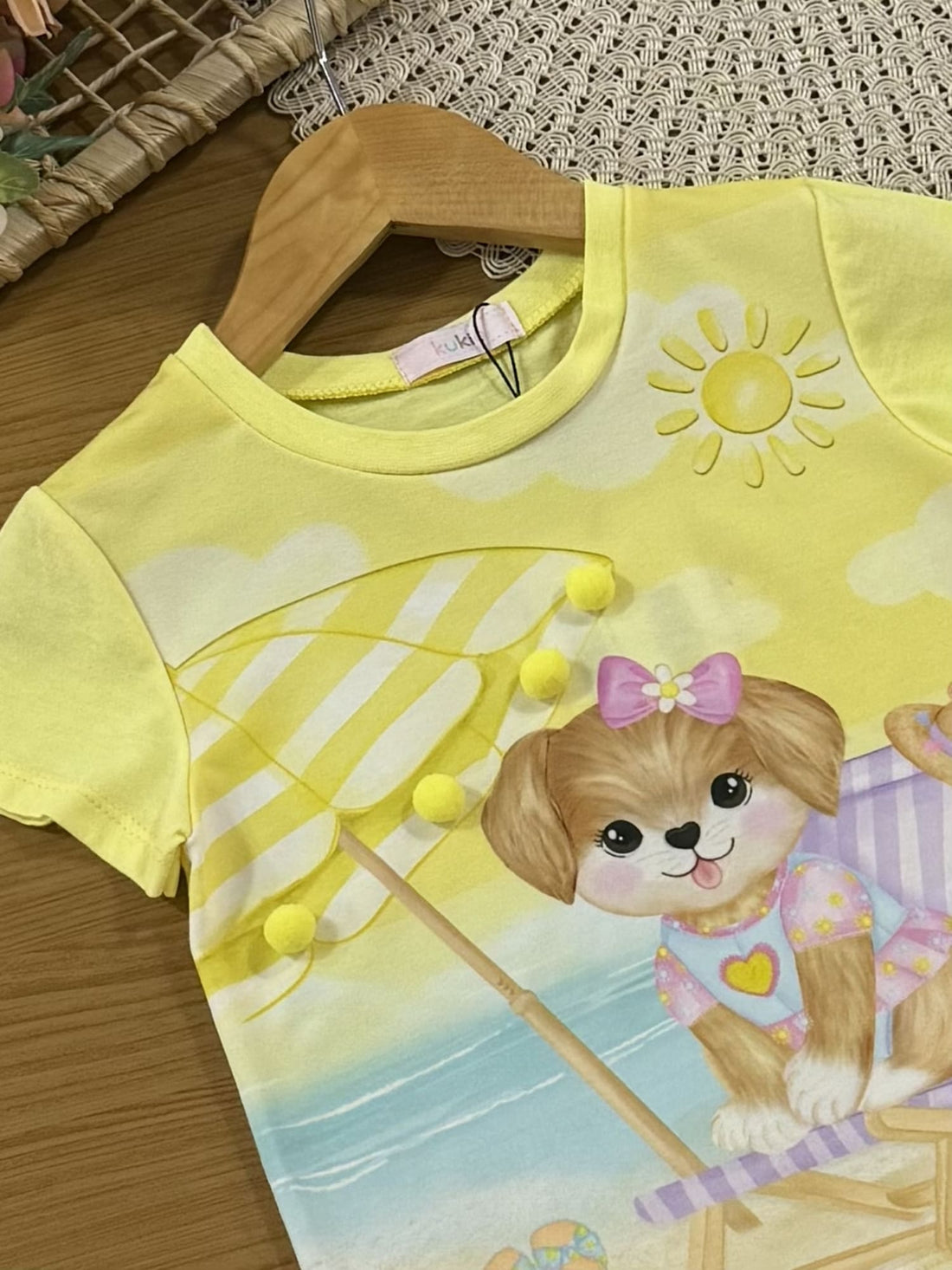 Blusa Infantil Kukiê Verão Amarela Cachorrinha na Praia