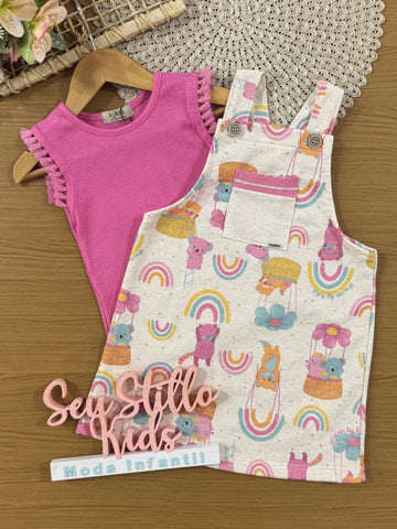 Salopete Infantil Kukiê Verão Off White Bichinhos com Blusa Rosa