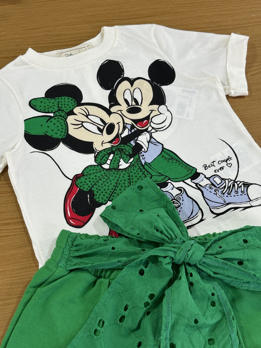 Conjunto Infantil Animê Verão Shorts Verde e Blusa Minnie e Mickey Disney