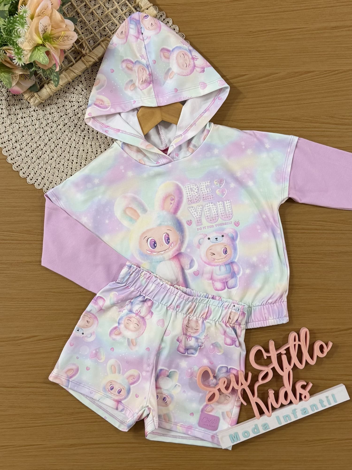 Conjunto Infantil Cinti Inverno com Shorts e Casaco Térmico Colorido Labubu