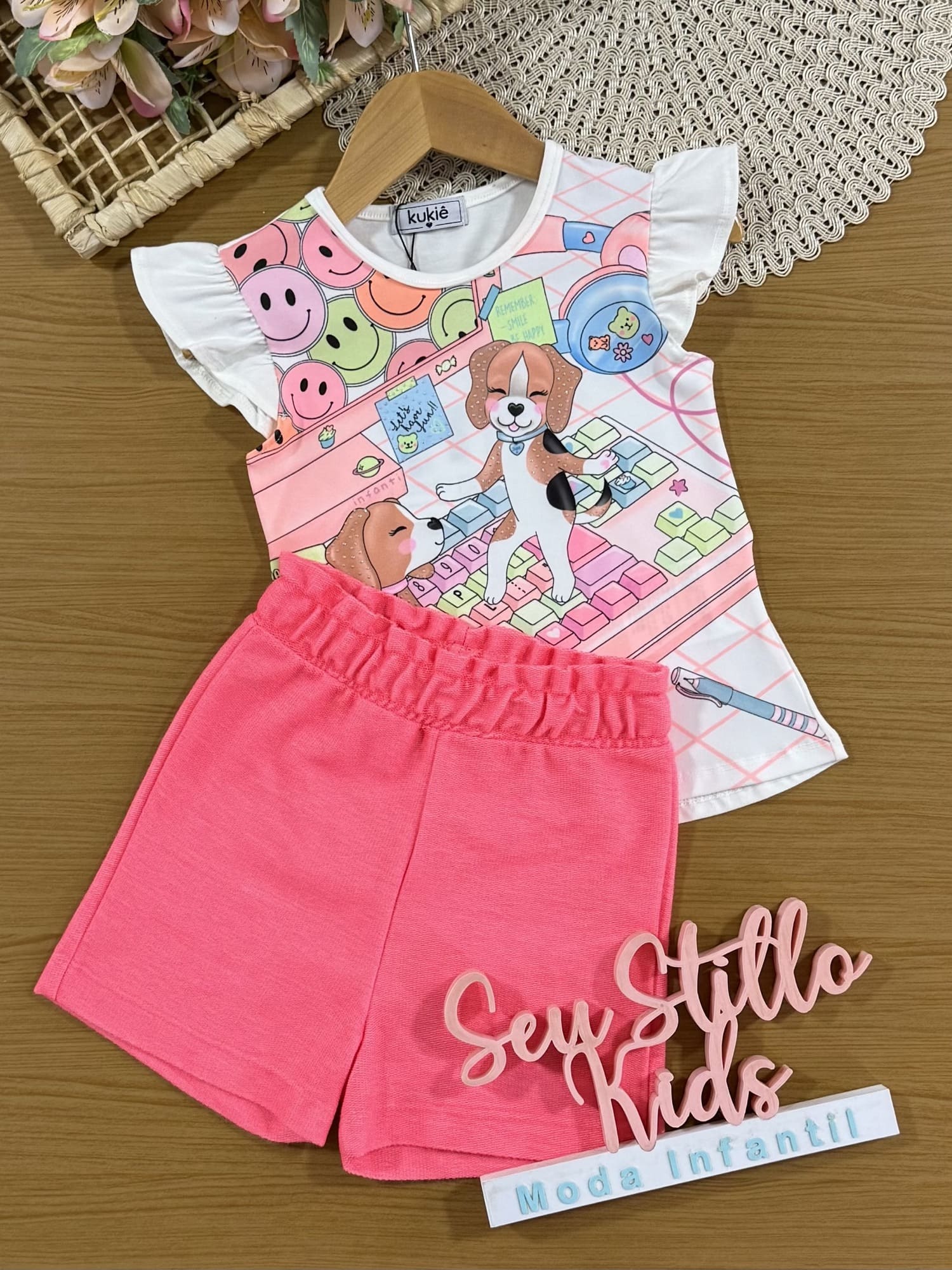Conjunto Infantil Kukiê com Shorts Rosa e Blusa Manga Curta Cachorrinhos