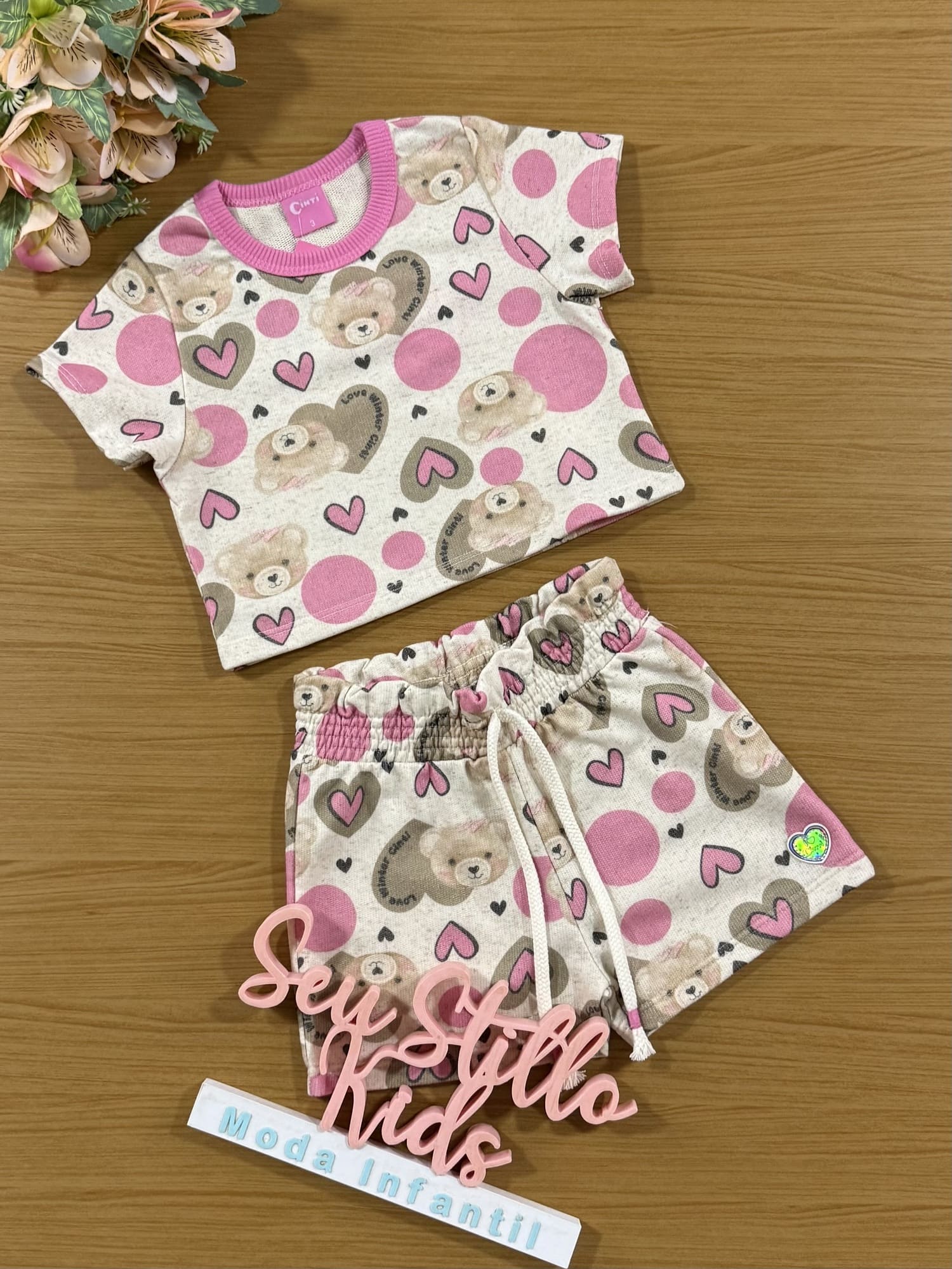Conjunto Infantil Cinti Inverno Shorts e Cropped Corações Ursinhos