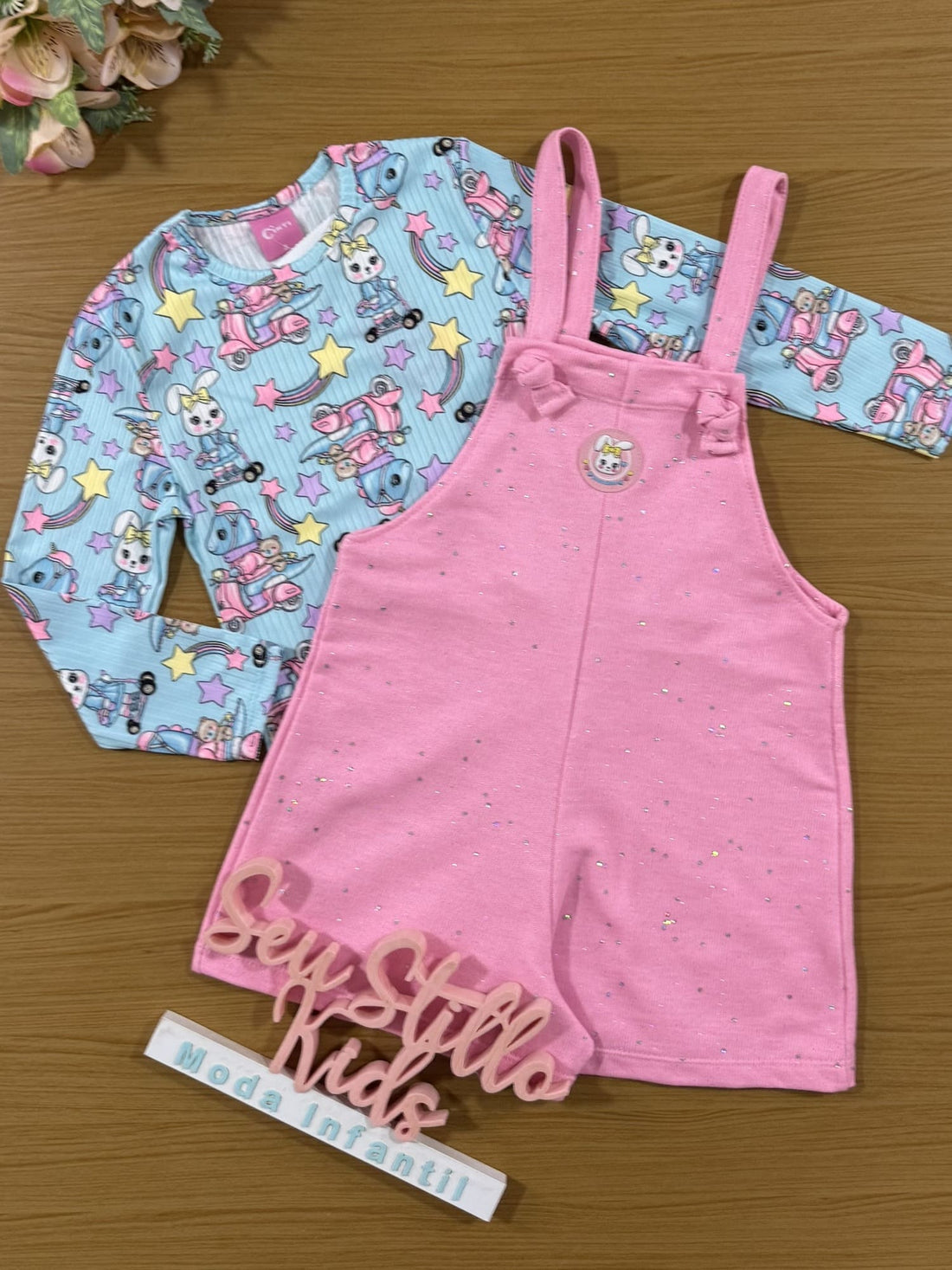 Jardineira Infantil Cinti Inverno Rosa com Blusa Coelhinha