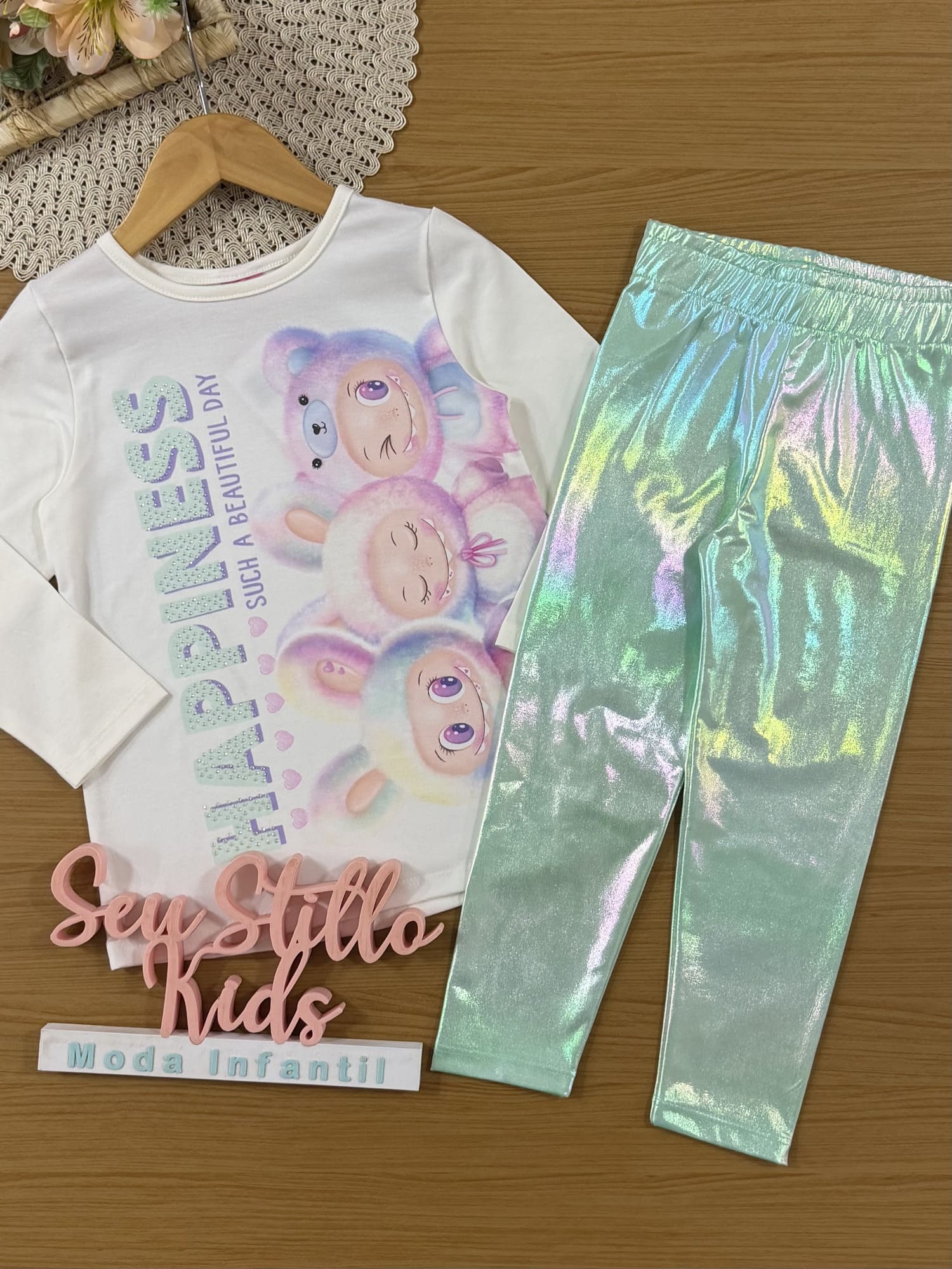 Conjunto Infantil Cinti Inverno com Calça Legging Verde Metalizado e Blusa Manga Longa Labubu