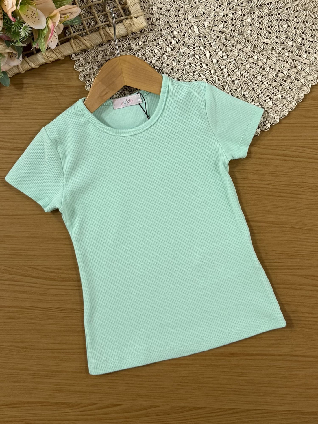 Salopete Infantil Kukiê Verão Off White Coração com Blusa Verde